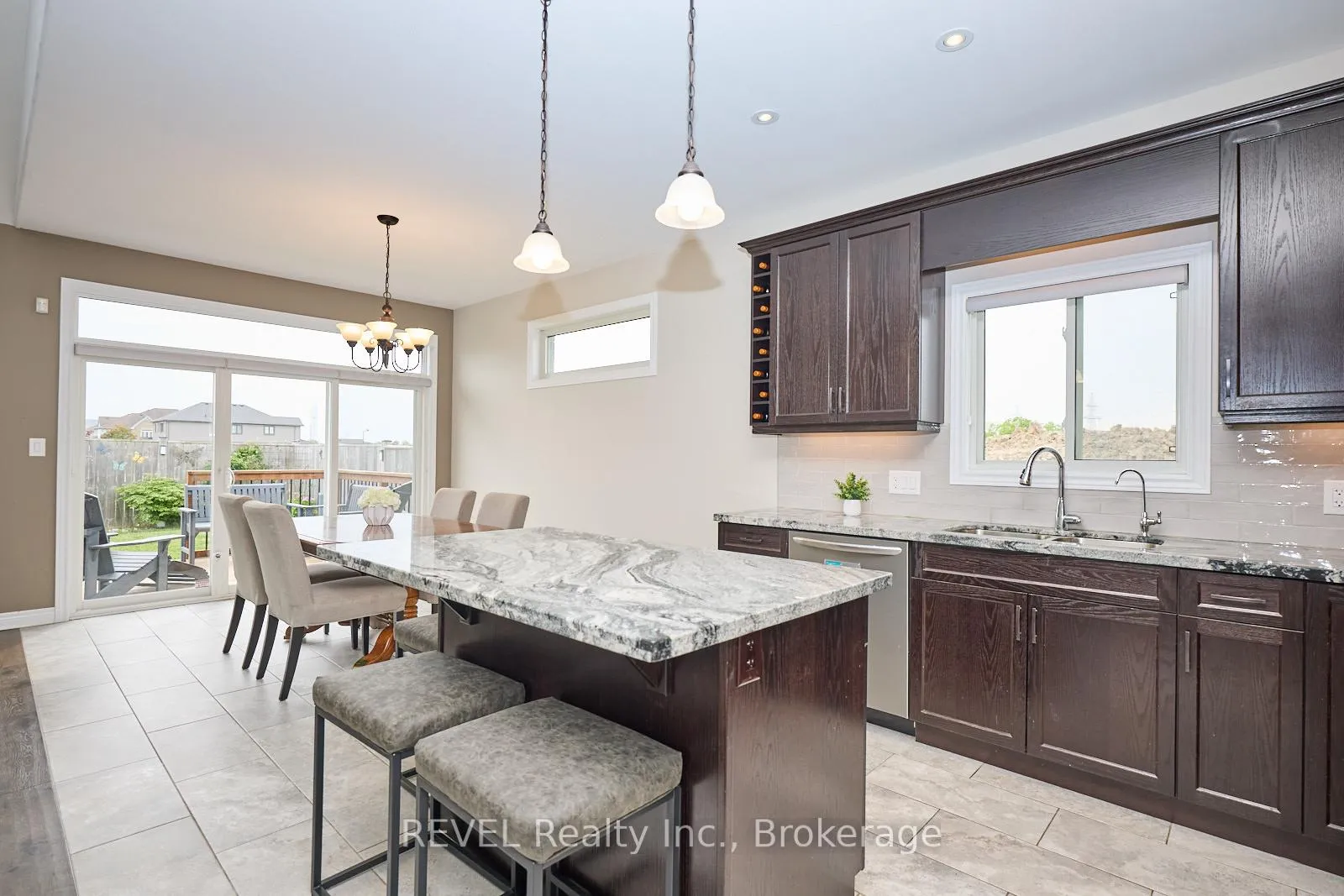 Photo 9 of 5 Cinnamon Street, Thorold, Rolling Meadows — HOMEH