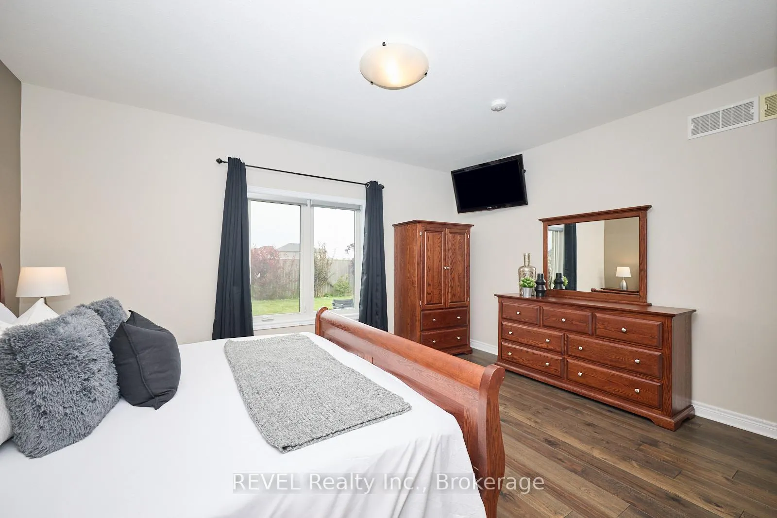 Photo 17 of 5 Cinnamon Street, Thorold, Rolling Meadows — HOMEH