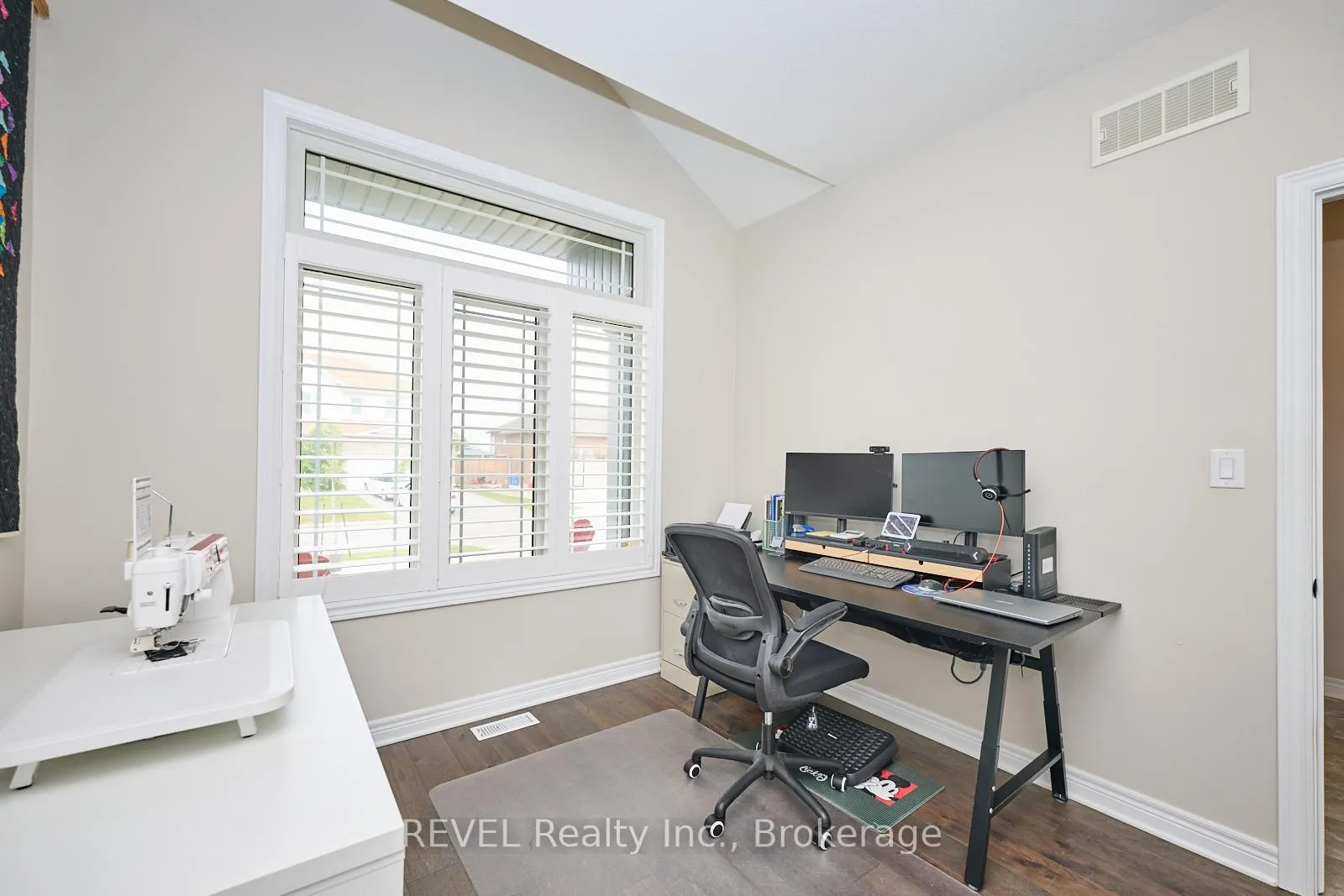 Photo 25 of 5 Cinnamon Street, Thorold, Rolling Meadows — HOMEH