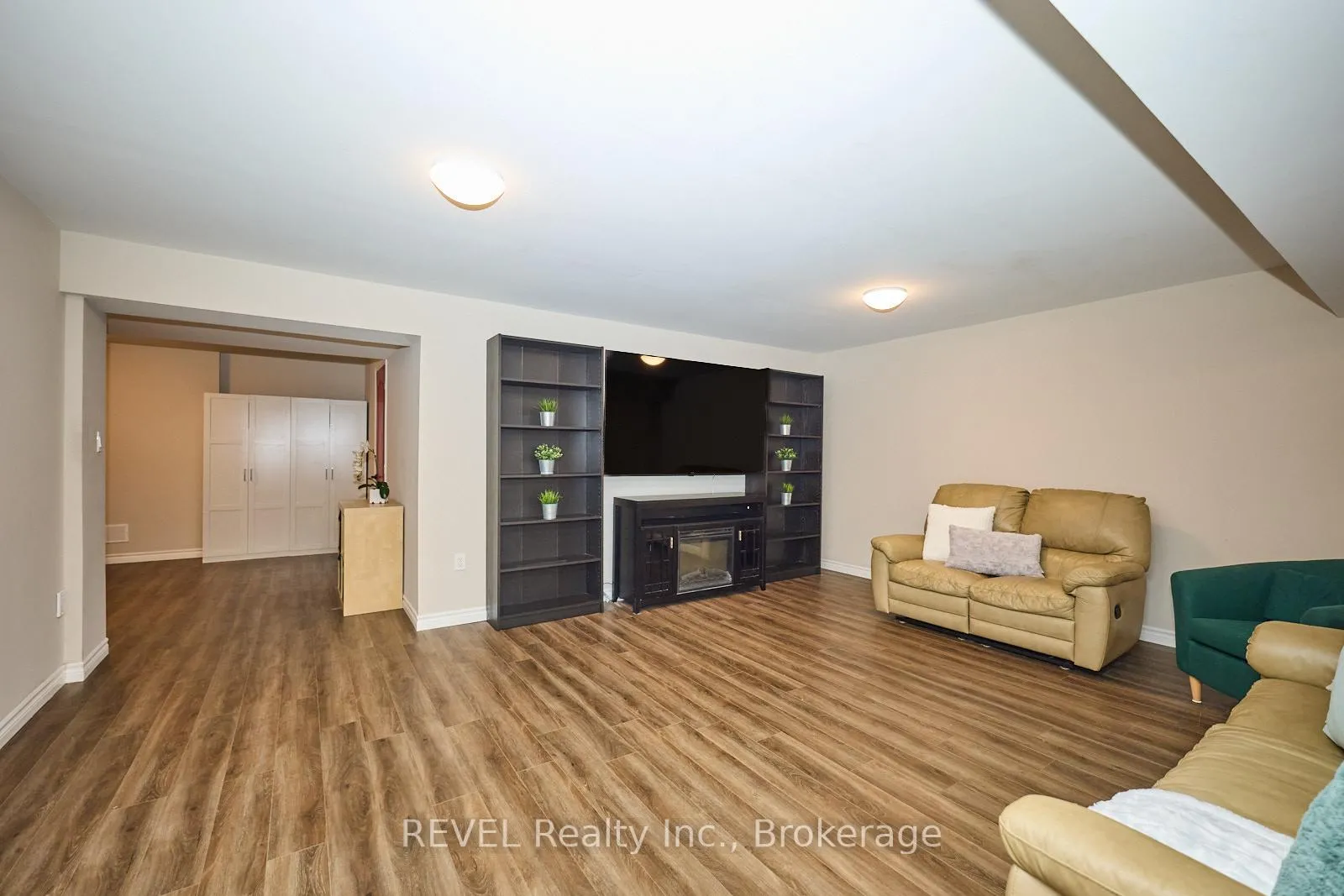 Photo 30 of 5 Cinnamon Street, Thorold, Rolling Meadows — HOMEH