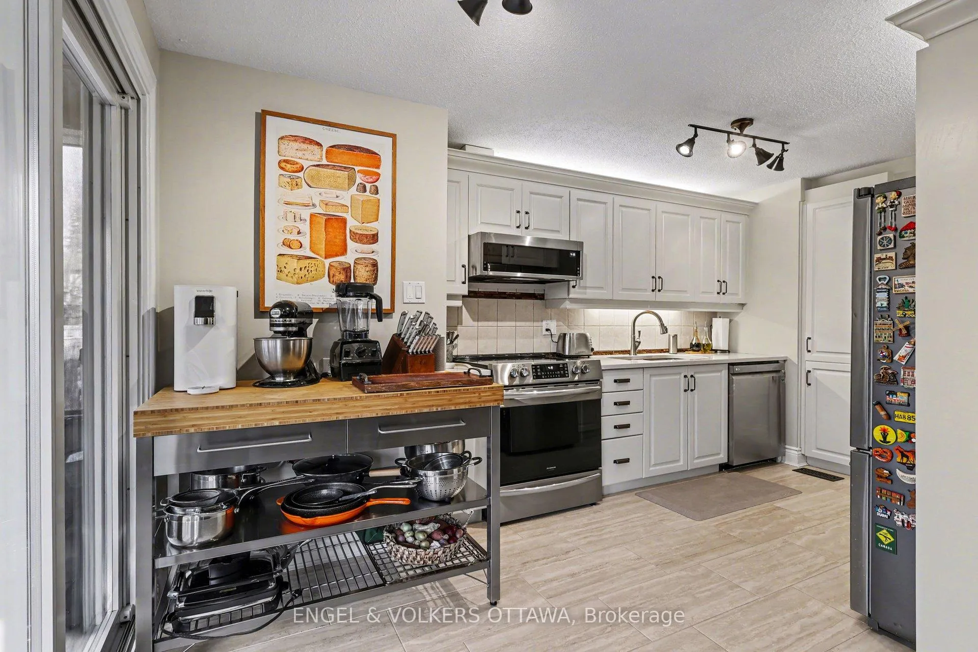 Photo 12 of 64 Malvern Drive, Ottawa, Barrhaven - Pheasant Run — HOMEH