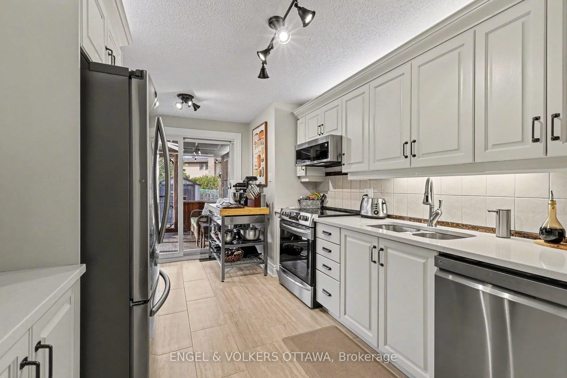 Photo 14 of 64 Malvern Drive, Ottawa, Barrhaven - Pheasant Run — HOMEH