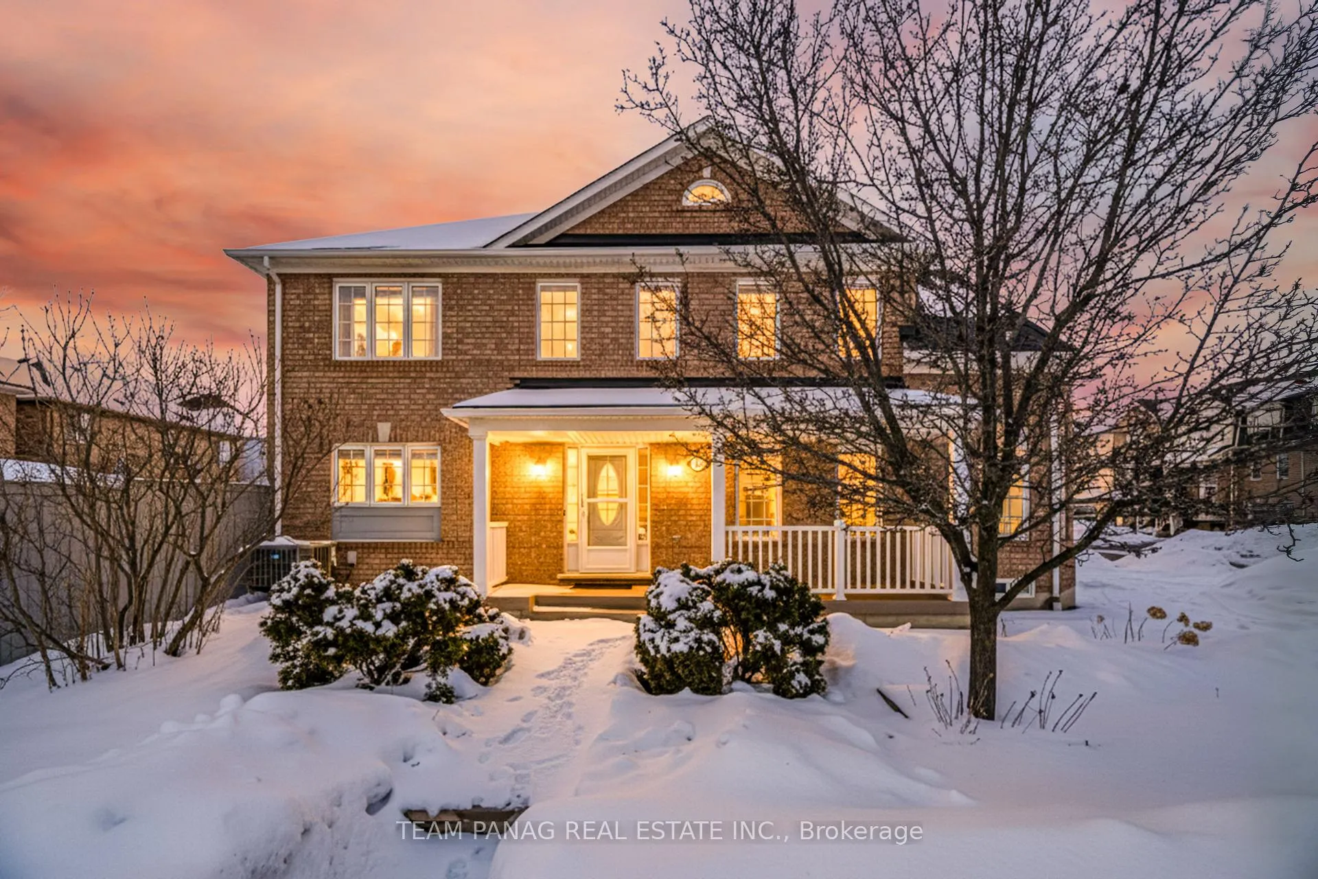 Photo 2 of 3 Decker Hollow Circle, Brampton, Credit Valley — HOMEH
