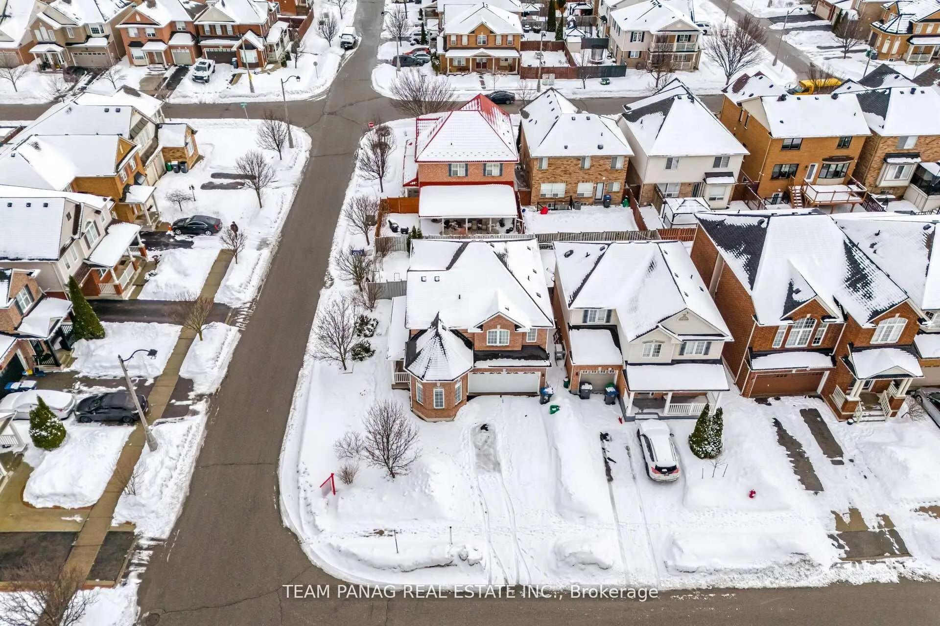 Photo 4 of 3 Decker Hollow Circle, Brampton, Credit Valley — HOMEH