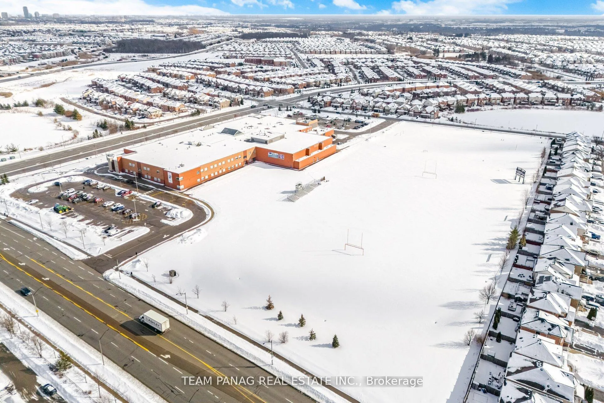Photo 45 of 3 Decker Hollow Circle, Brampton, Credit Valley — HOMEH