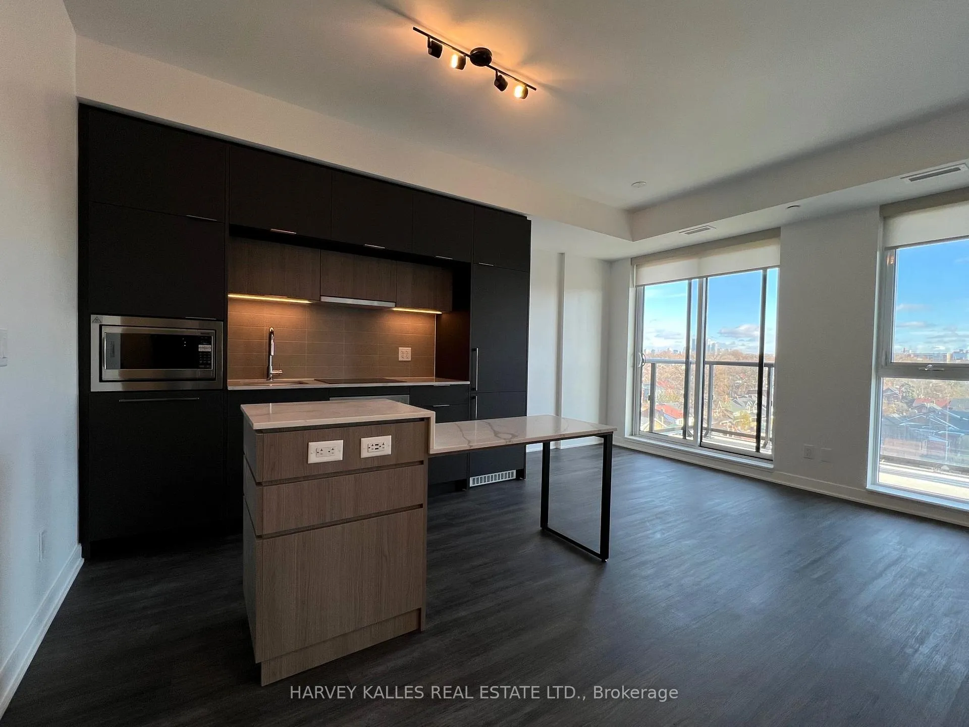 Photo 3 of Unit 905, 185 Alberta Avenue, Toronto, Oakwood Village — HOMEH