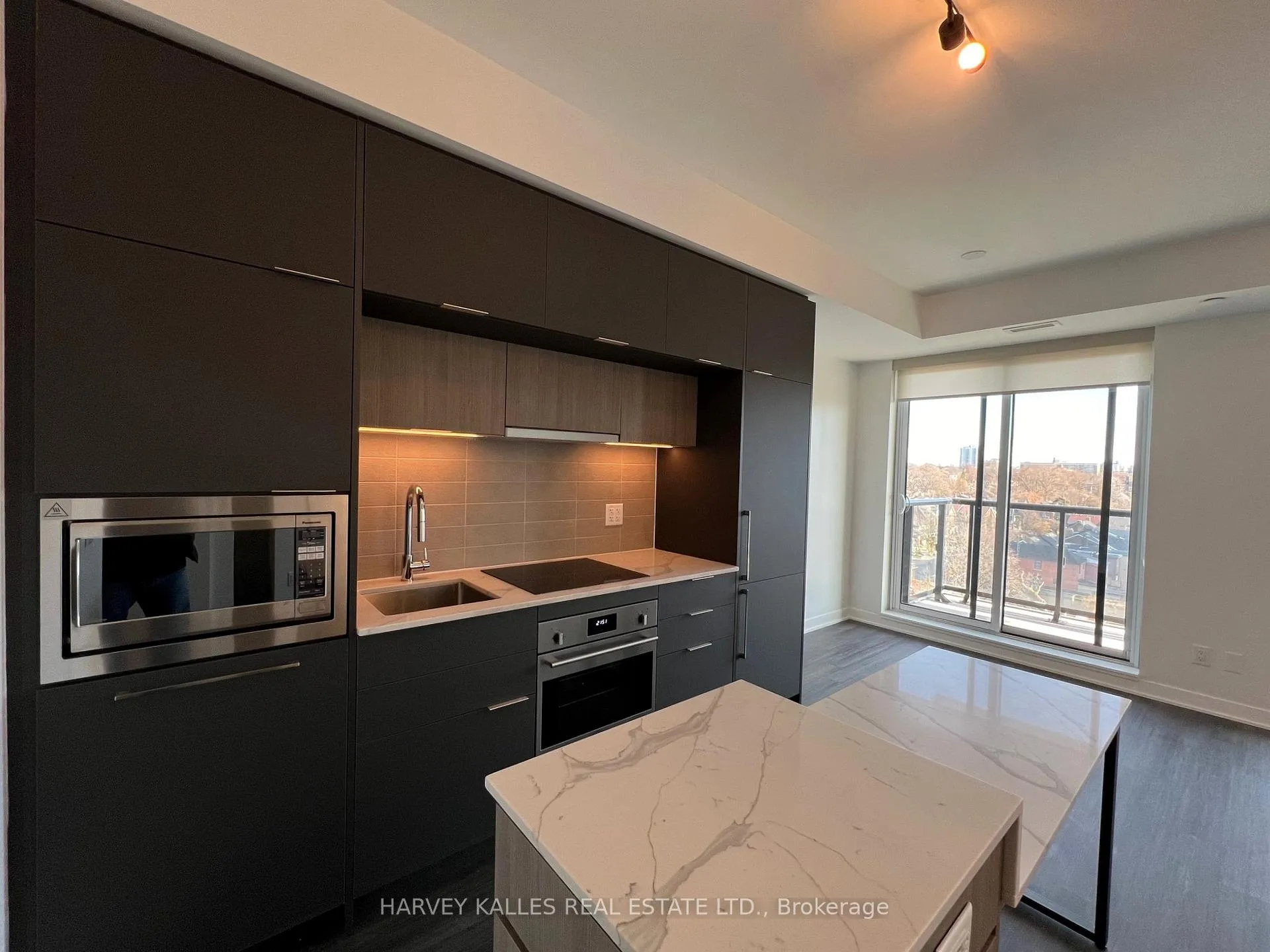 Photo 7 of Unit 905, 185 Alberta Avenue, Toronto, Oakwood Village — HOMEH