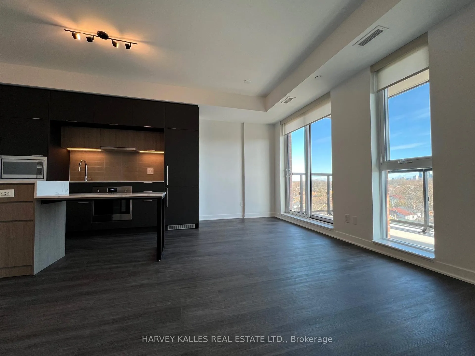 Photo 8 of Unit 905, 185 Alberta Avenue, Toronto, Oakwood Village — HOMEH