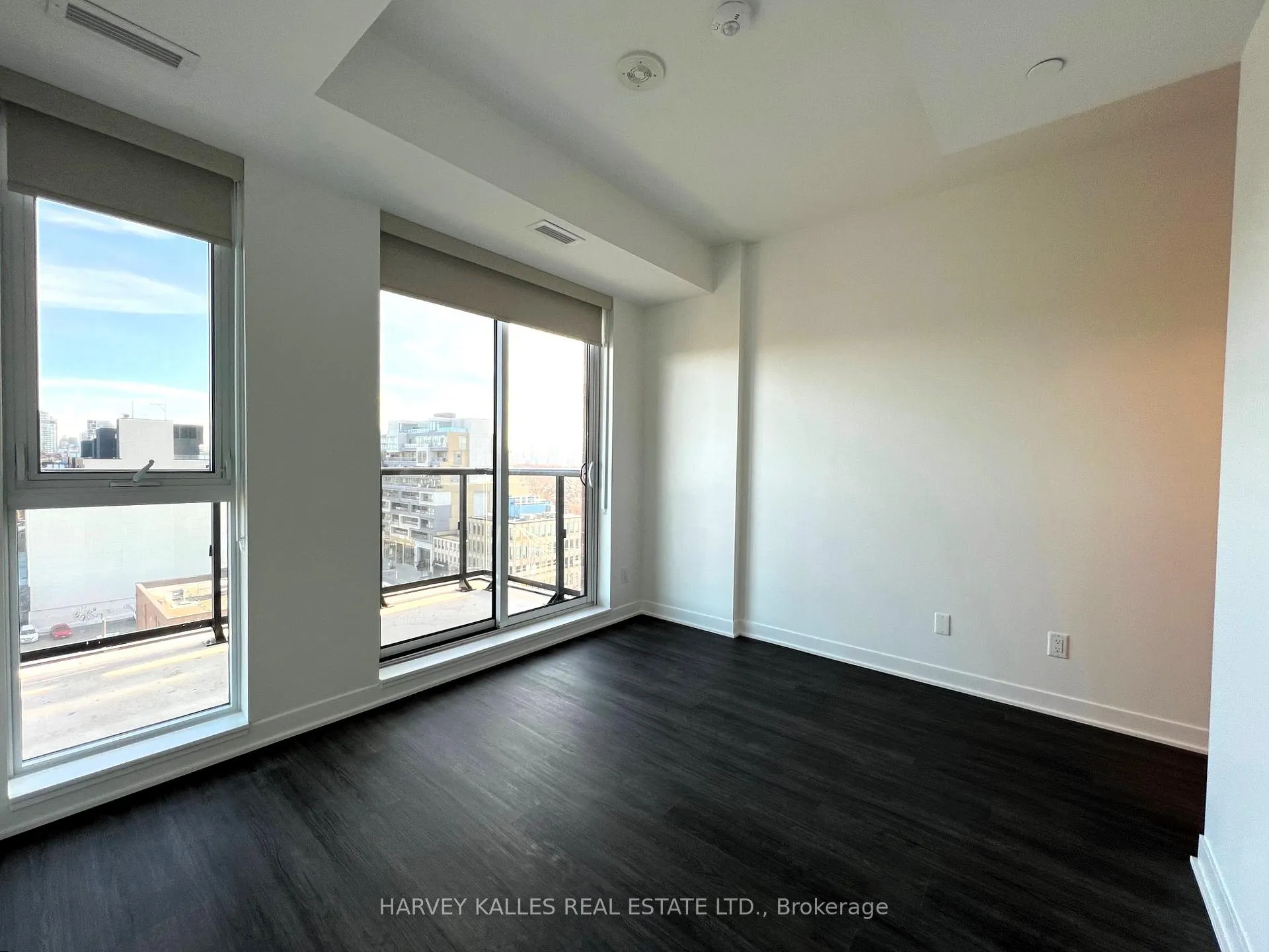 Photo 11 of Unit 905, 185 Alberta Avenue, Toronto, Oakwood Village — HOMEH