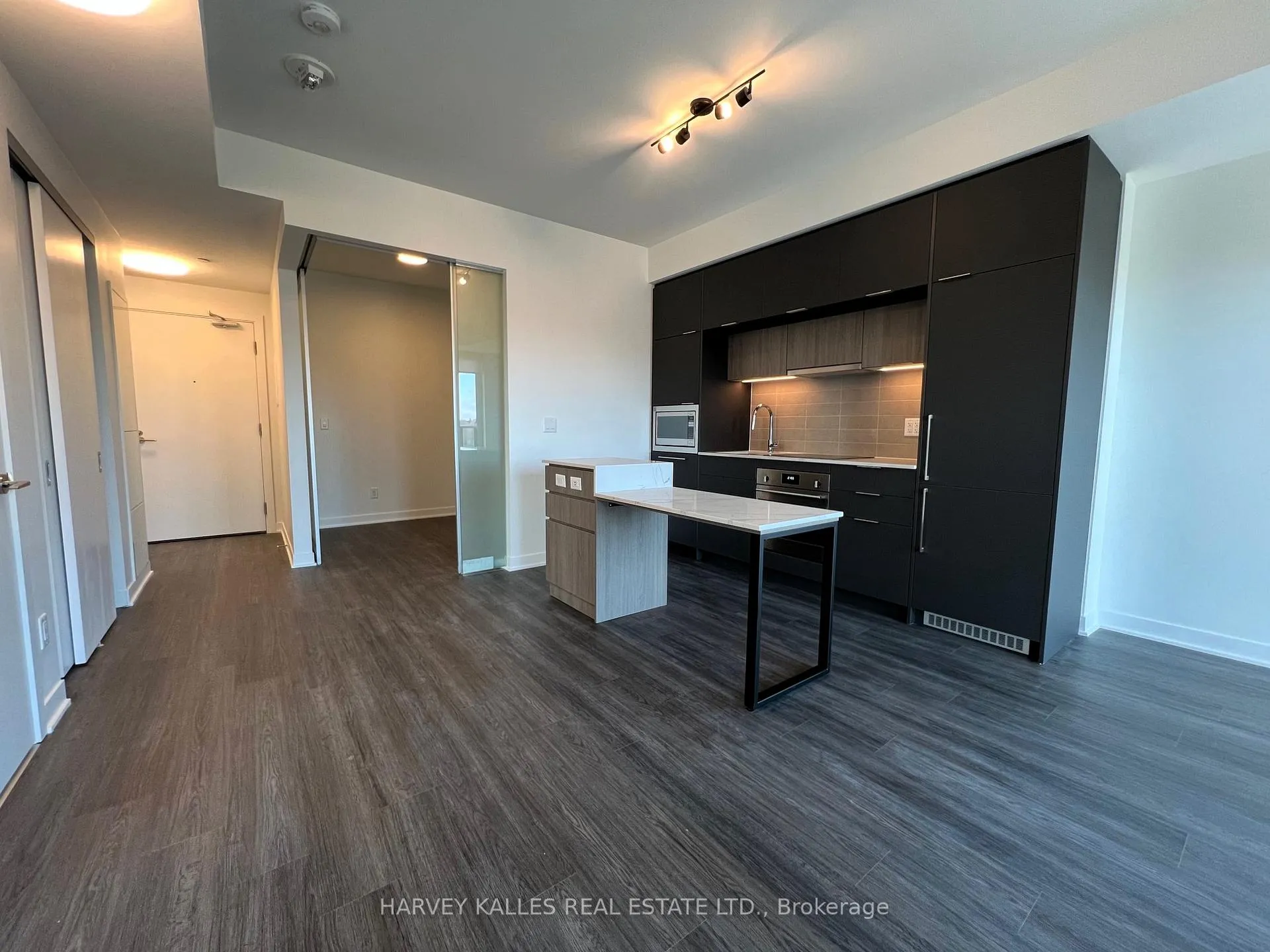 Photo 17 of Unit 905, 185 Alberta Avenue, Toronto, Oakwood Village — HOMEH