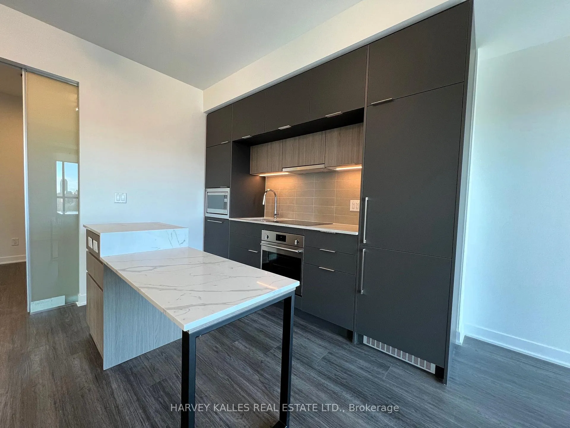 Photo 19 of Unit 905, 185 Alberta Avenue, Toronto, Oakwood Village — HOMEH