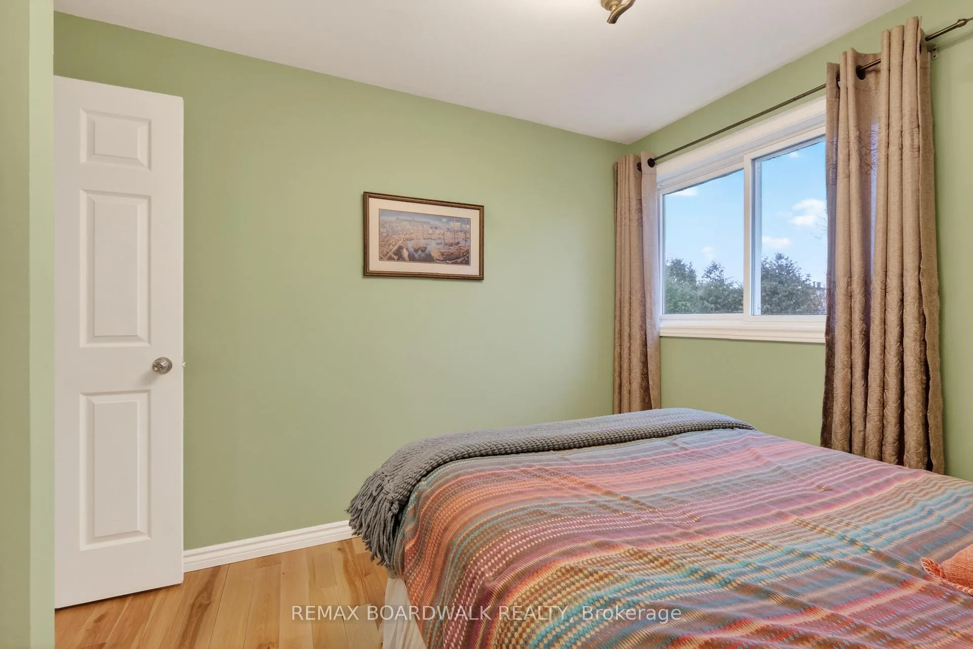 Photo 23 of 7925 Jeanne D'arc Boulevard N, Ottawa, Orleans Wood — HOMEH