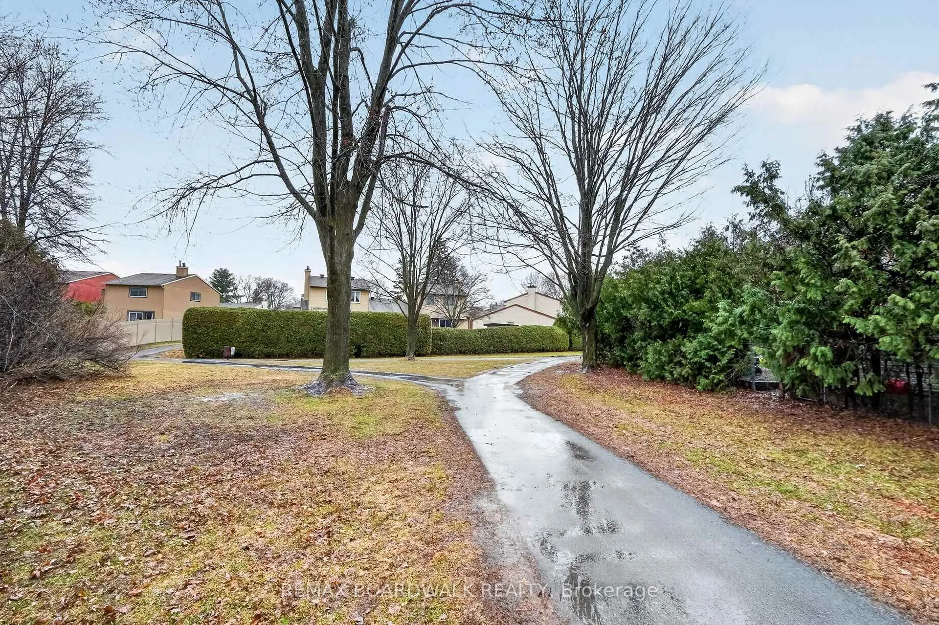 Photo 32 of 7925 Jeanne D'arc Boulevard N, Ottawa, Orleans Wood — HOMEH