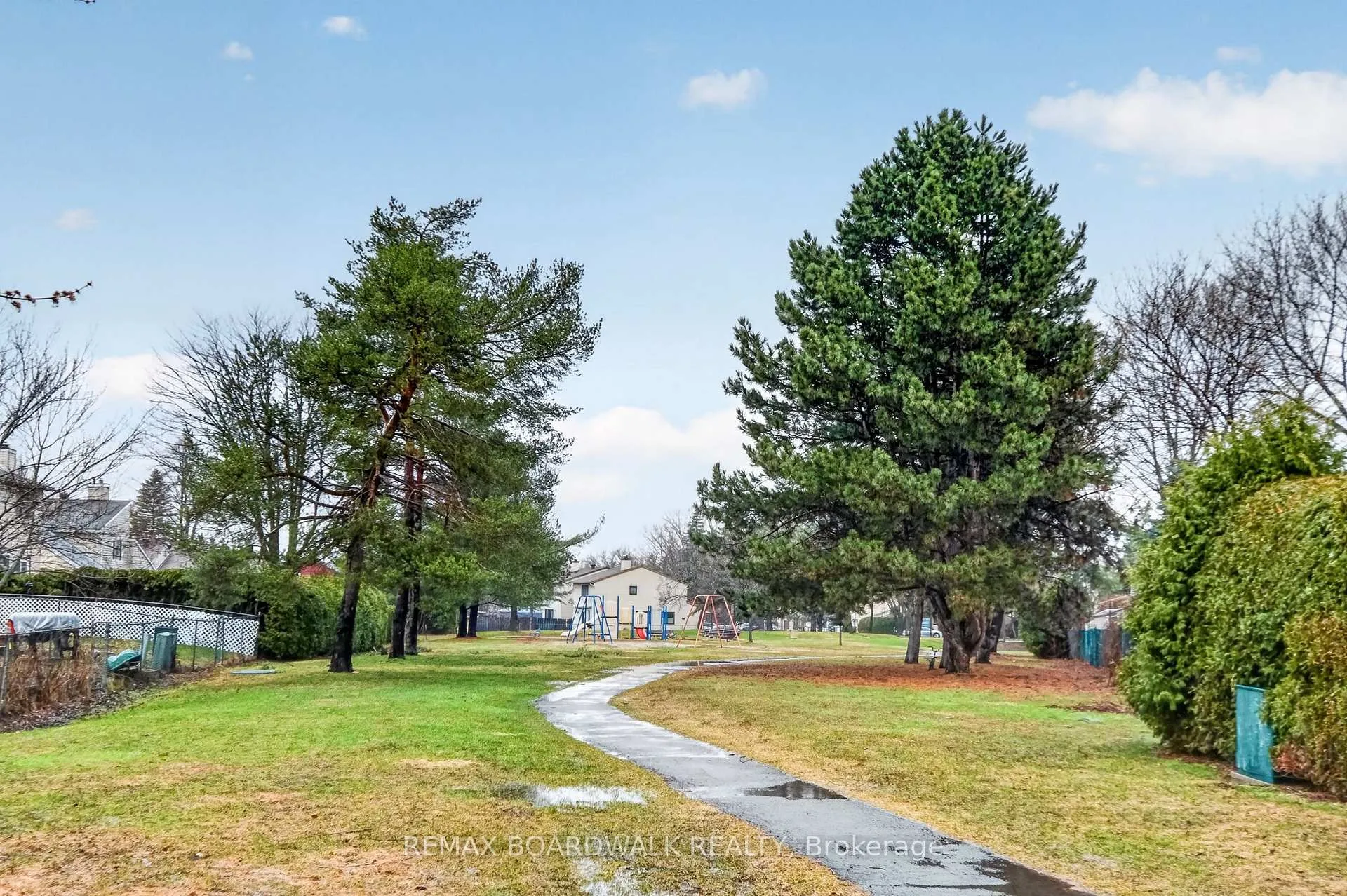 Photo 33 of 7925 Jeanne D'arc Boulevard N, Ottawa, Orleans Wood — HOMEH