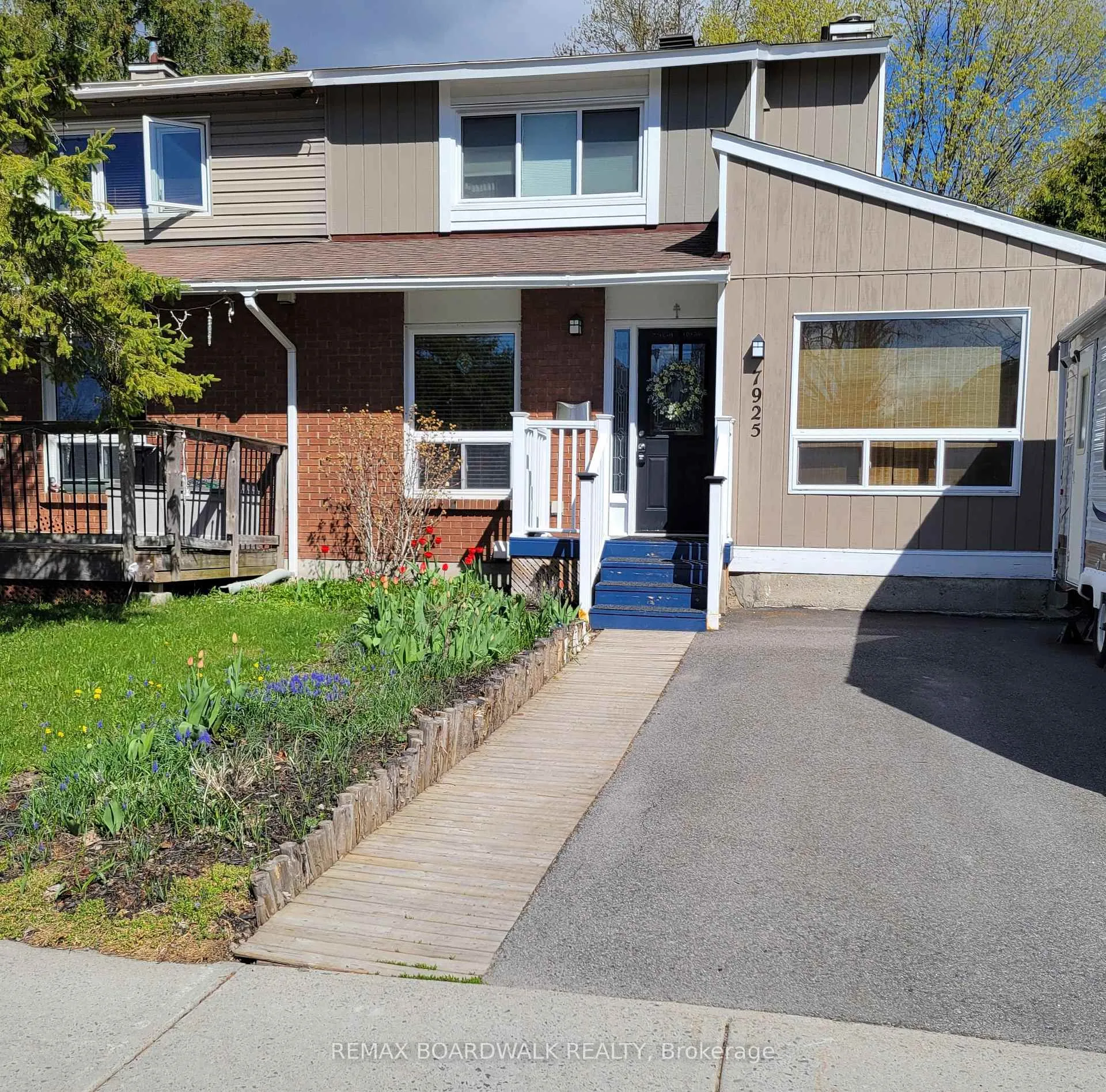 Photo 1 of 7925 Jeanne D'arc Boulevard N, Ottawa, Orleans Wood — HOMEH