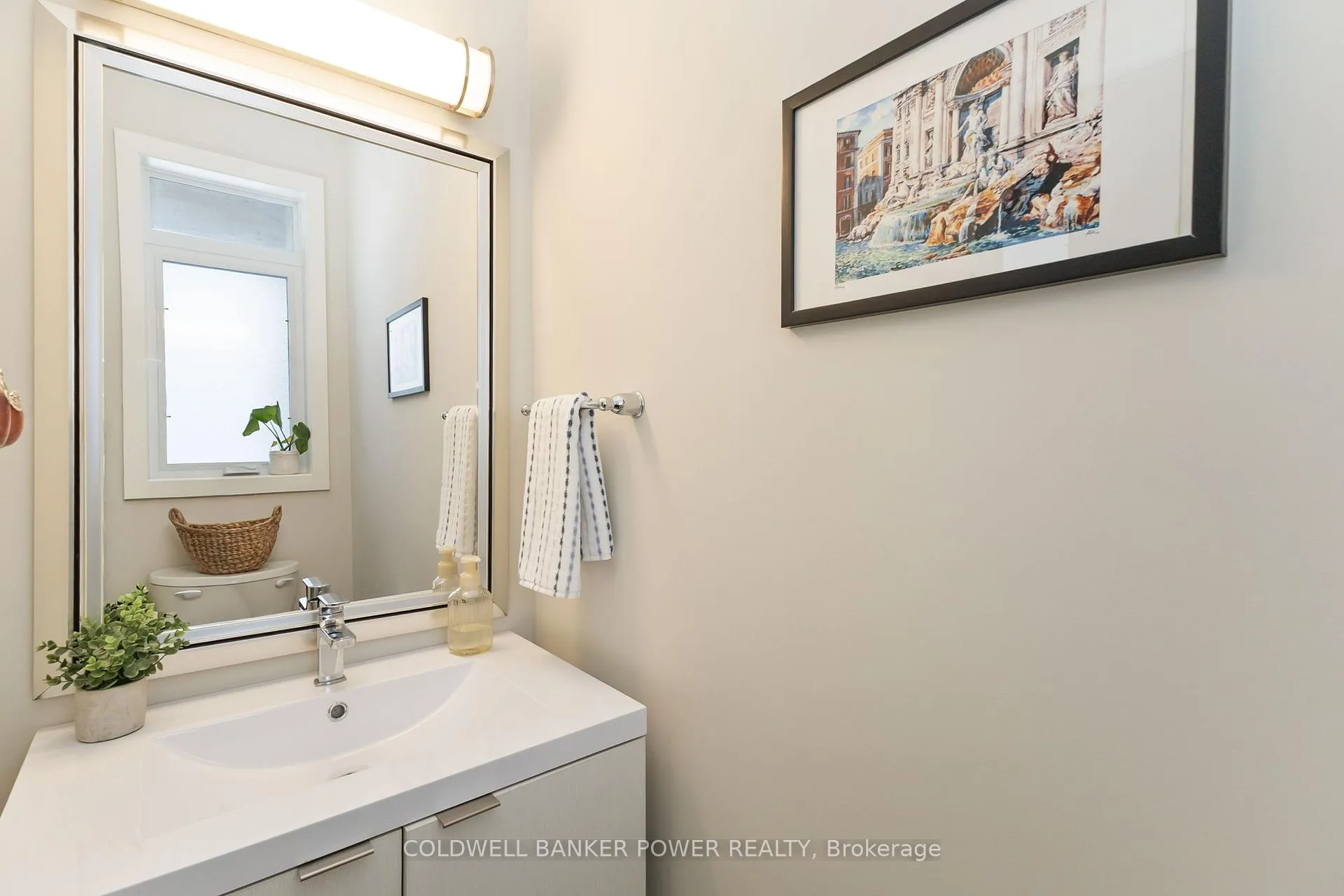 Photo 21 of 405 Edgevalley Road, London, East D — HOMEH