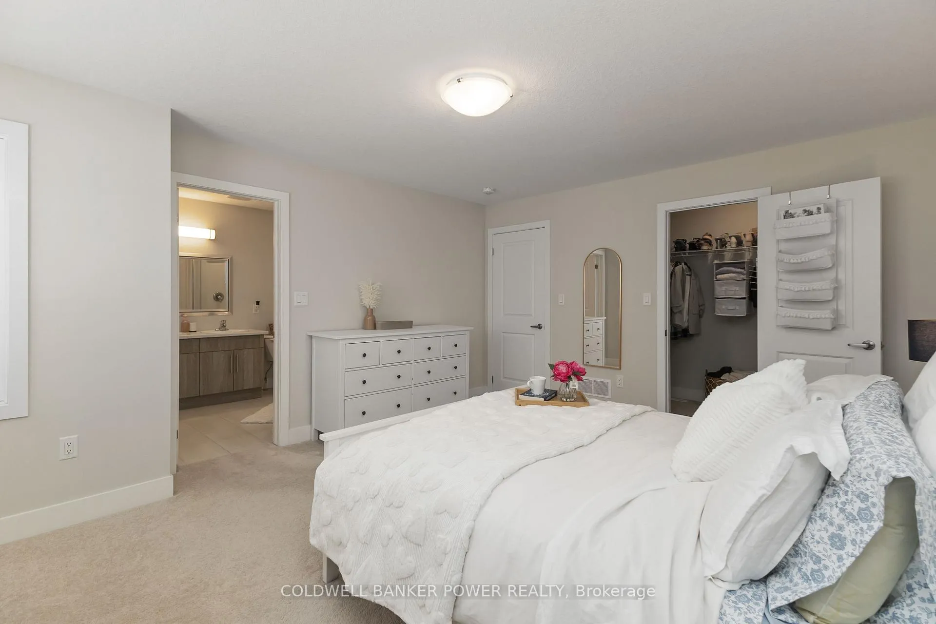 Photo 25 of 405 Edgevalley Road, London, East D — HOMEH