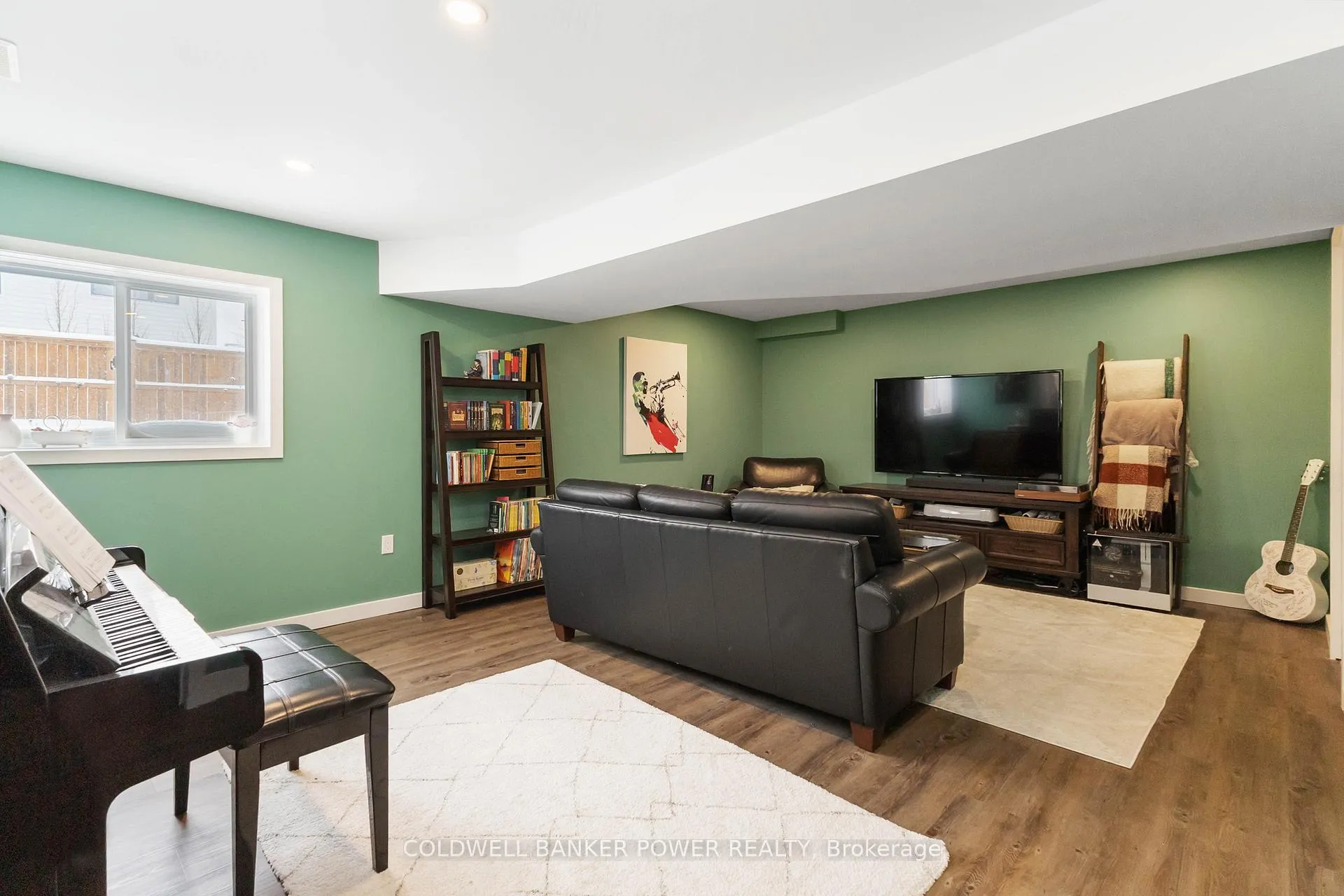 Photo 36 of 405 Edgevalley Road, London, East D — HOMEH