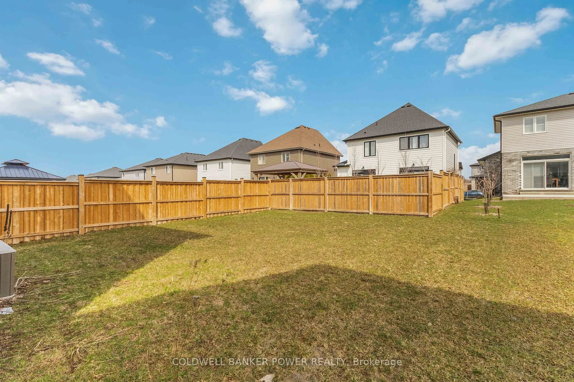 Photo 44 of 405 Edgevalley Road, London, East D — HOMEH