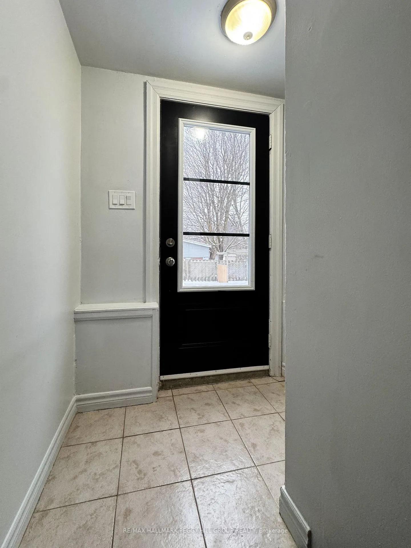 Photo 9 of Unit Lower, 124 Berczy Street, Barrie, Codrington — HOMEH