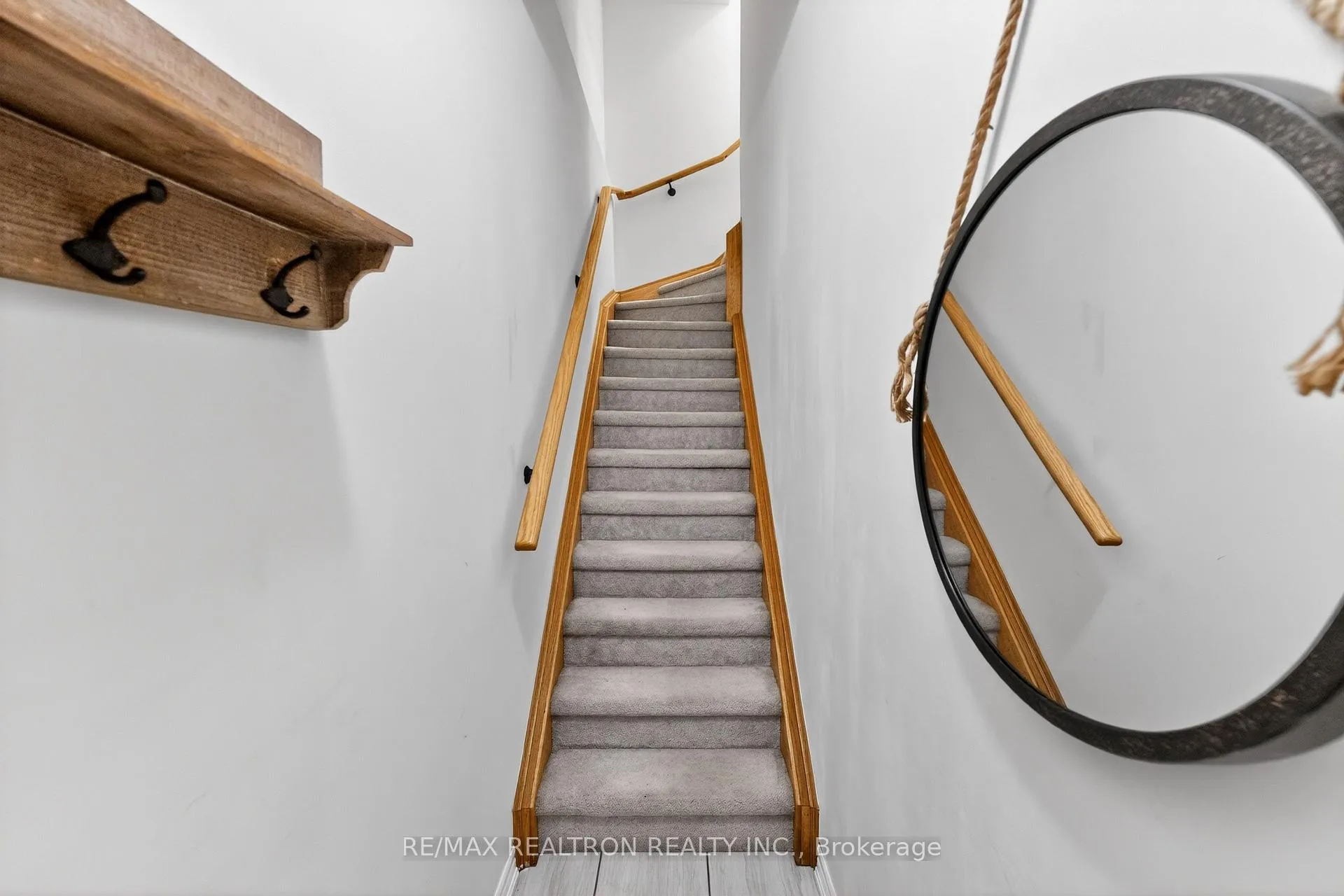 Photo 4 of 2578 William Jackson Drive, Pickering, Duffin Heights — HOMEH