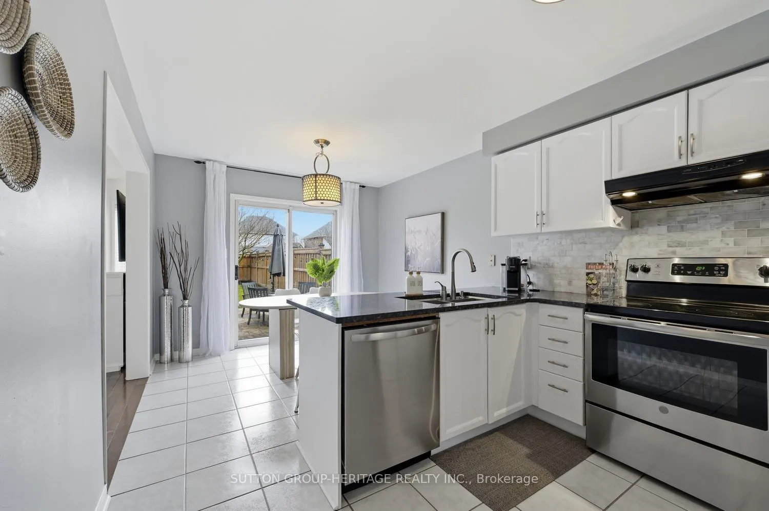 Photo 9 of 47 St Thomas Street, Whitby, Brooklin — HOMEH