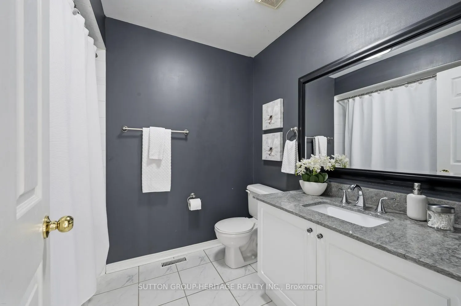 Photo 22 of 47 St Thomas Street, Whitby, Brooklin — HOMEH