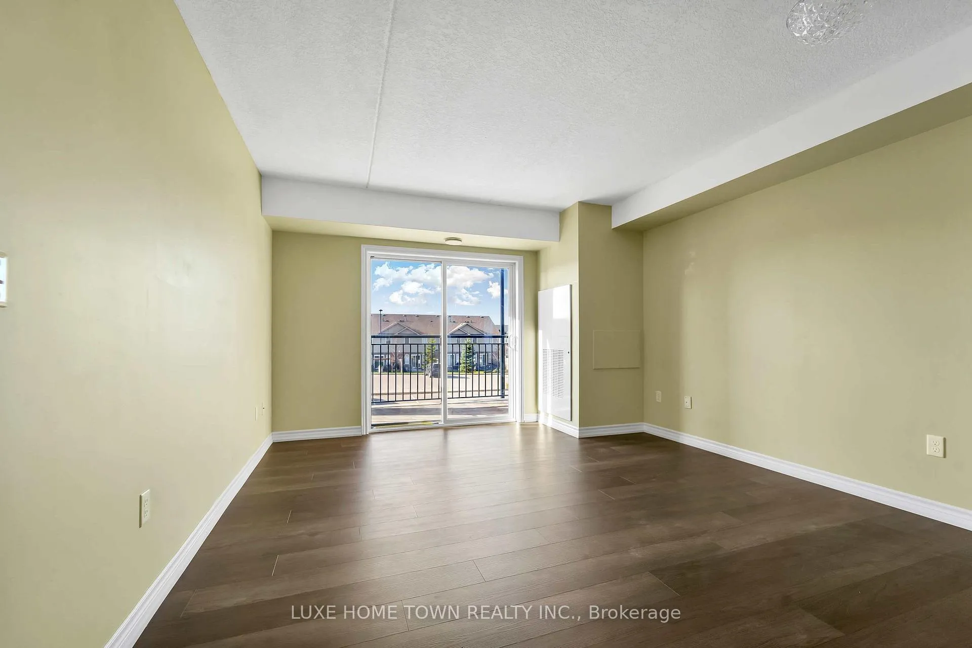 Photo 17 of Unit 209, 67 Kingsbury Square, Guelph, Pineridge/Westminster Woods — HOMEH