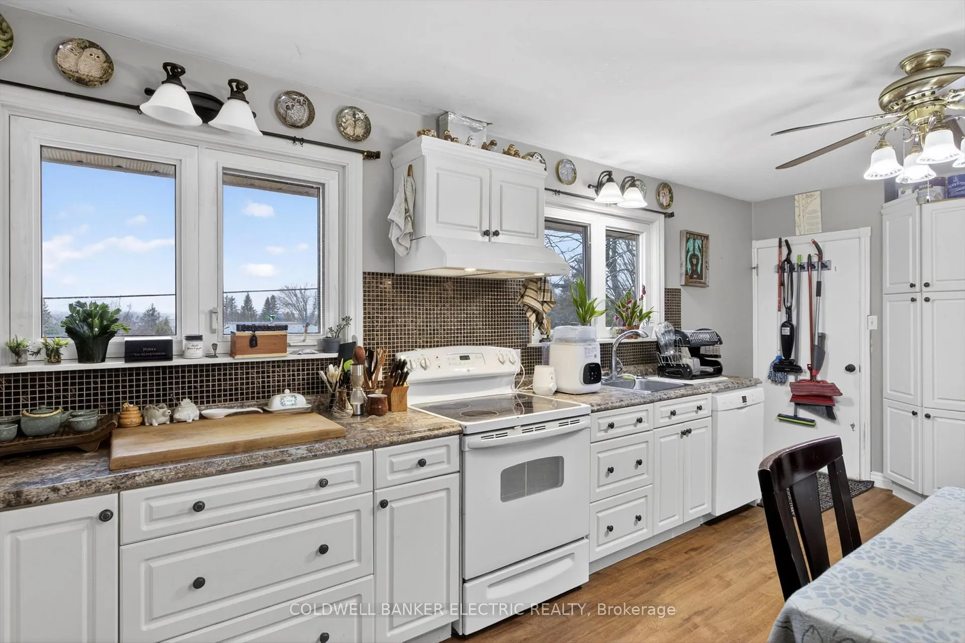 Photo 14 of 250 Collison Crescent, Peterborough, Ashburnham Ward 4 — HOMEH