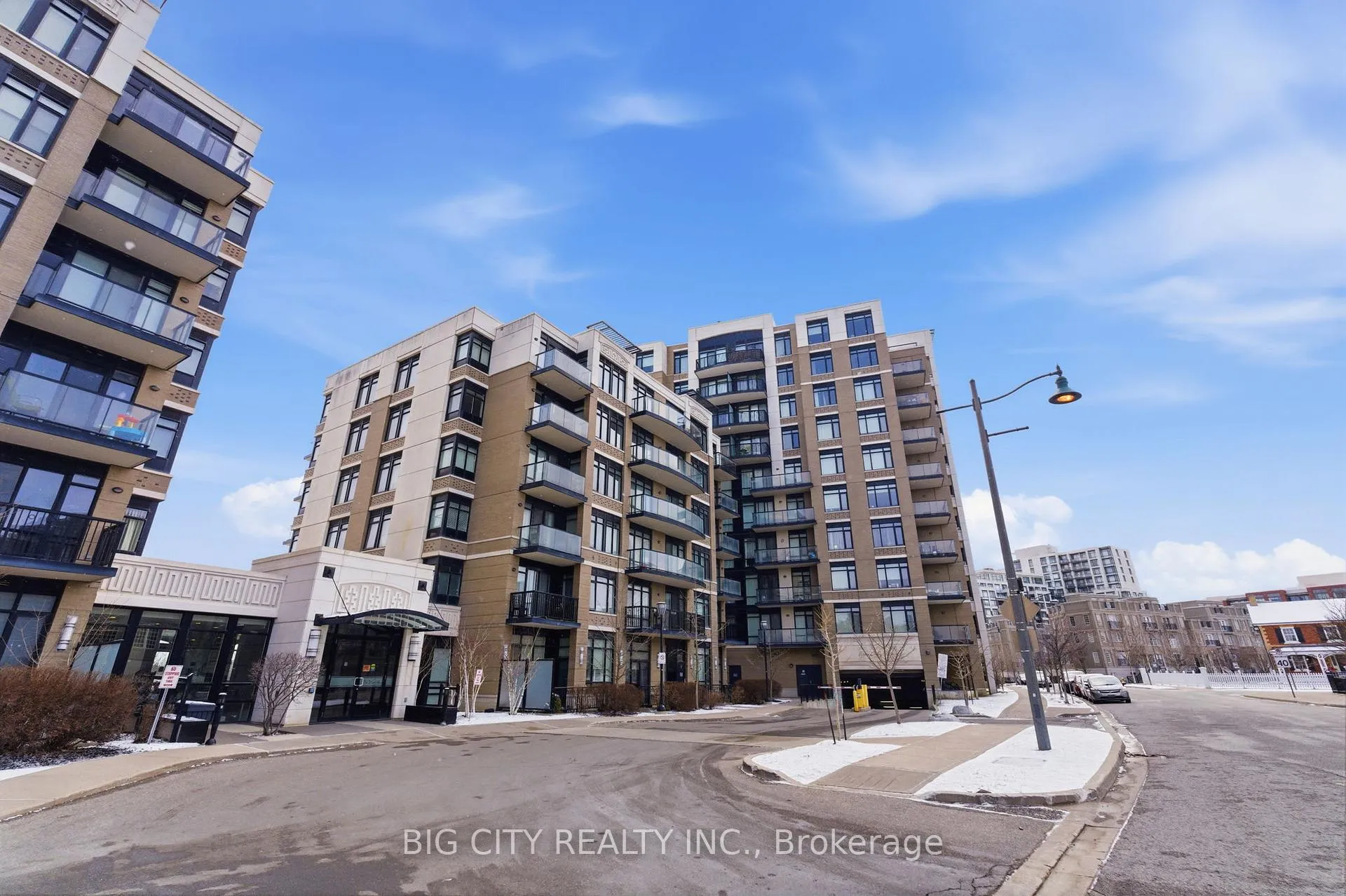 Front of Unit 1005, 131 Upper Duke Crescent