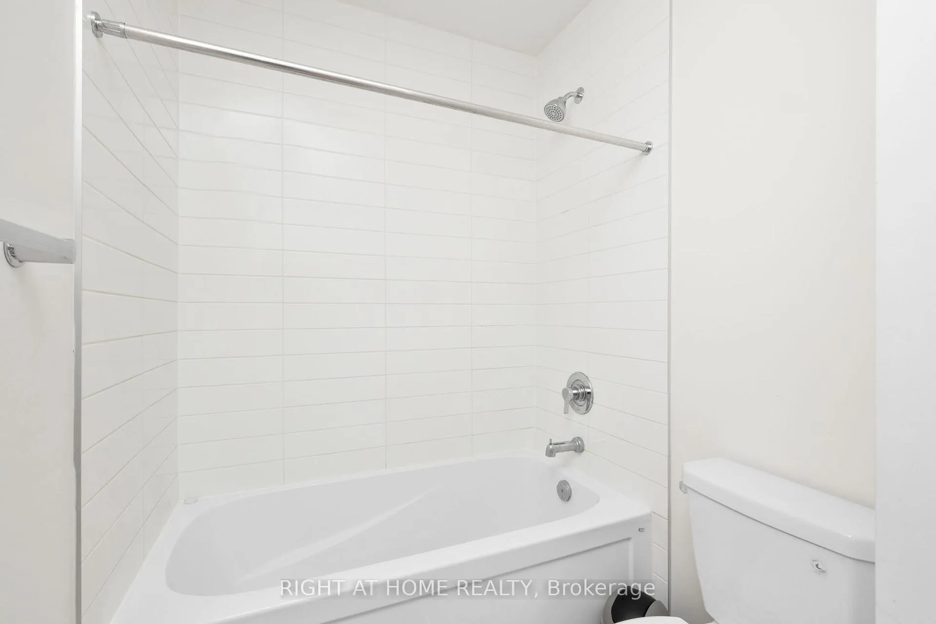 Photo 28 of 106 Laing Drive N, Whitby, Rural Whitby — HOMEH