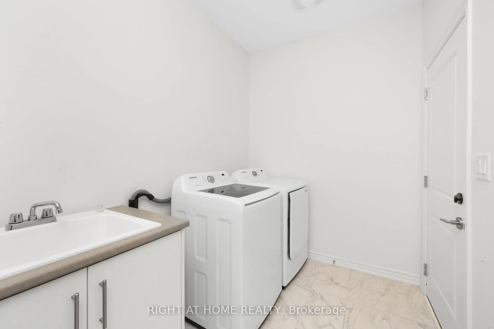 Photo 29 of 106 Laing Drive N, Whitby, Rural Whitby — HOMEH