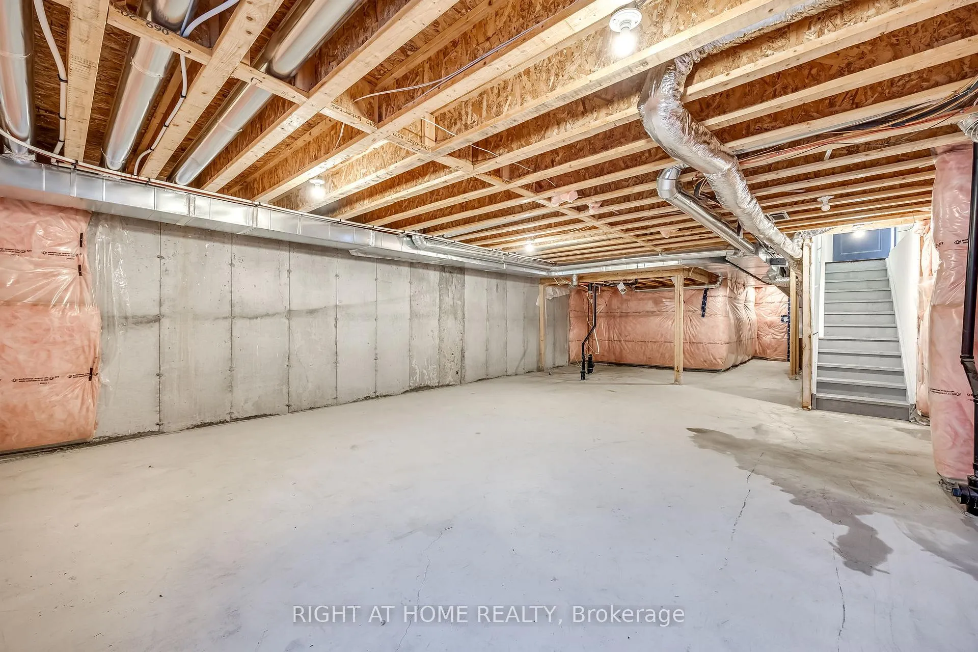 Photo 31 of 106 Laing Drive N, Whitby, Rural Whitby — HOMEH