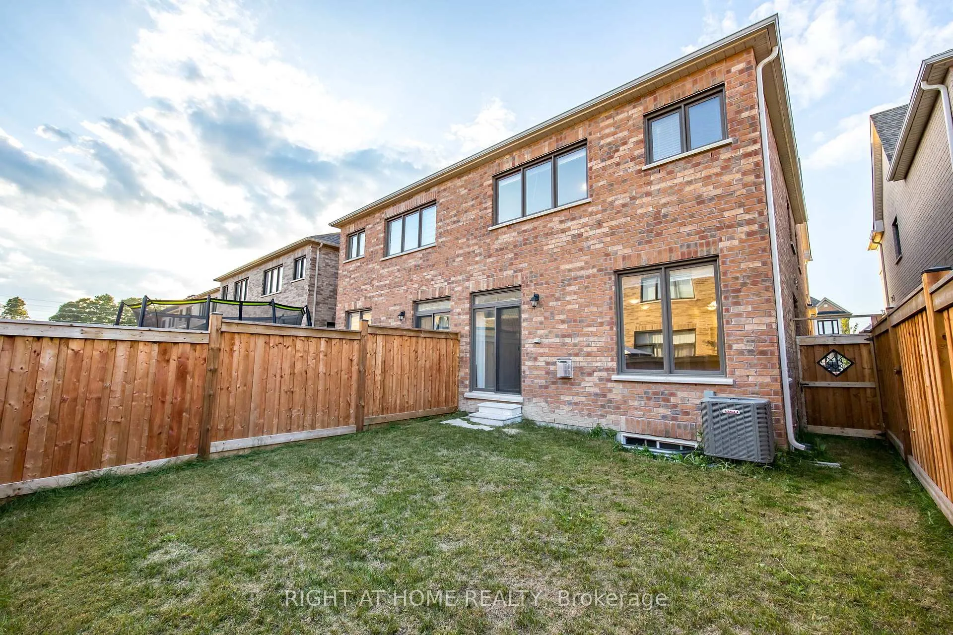 Photo 32 of 106 Laing Drive N, Whitby, Rural Whitby — HOMEH