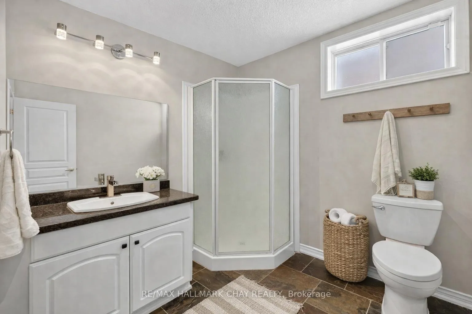Photo 5 of Unit Lower, 6 Grouse Glen, Barrie, Ardagh — HOMEH