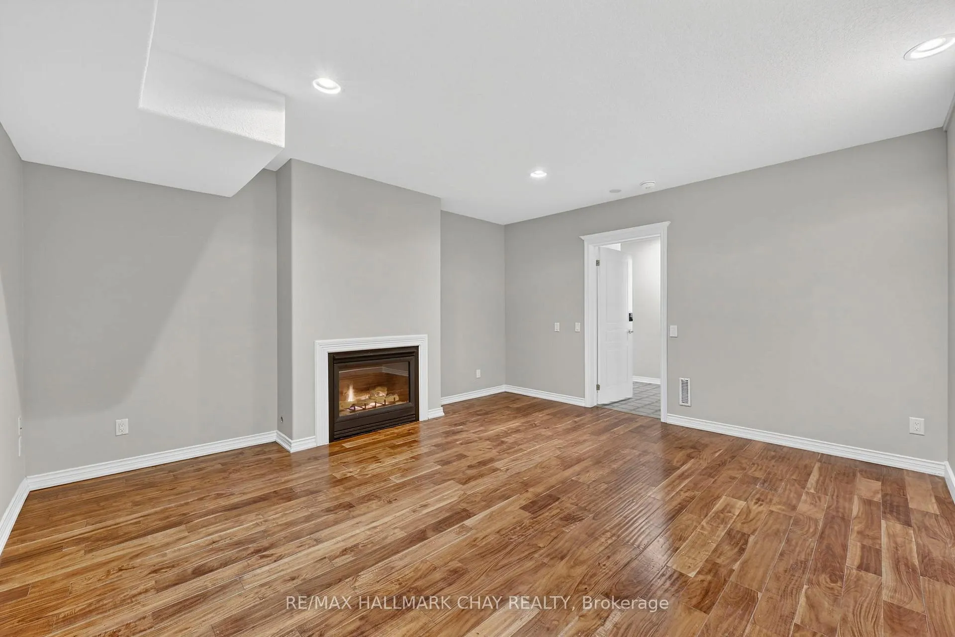Photo 7 of Unit Lower, 6 Grouse Glen, Barrie, Ardagh — HOMEH