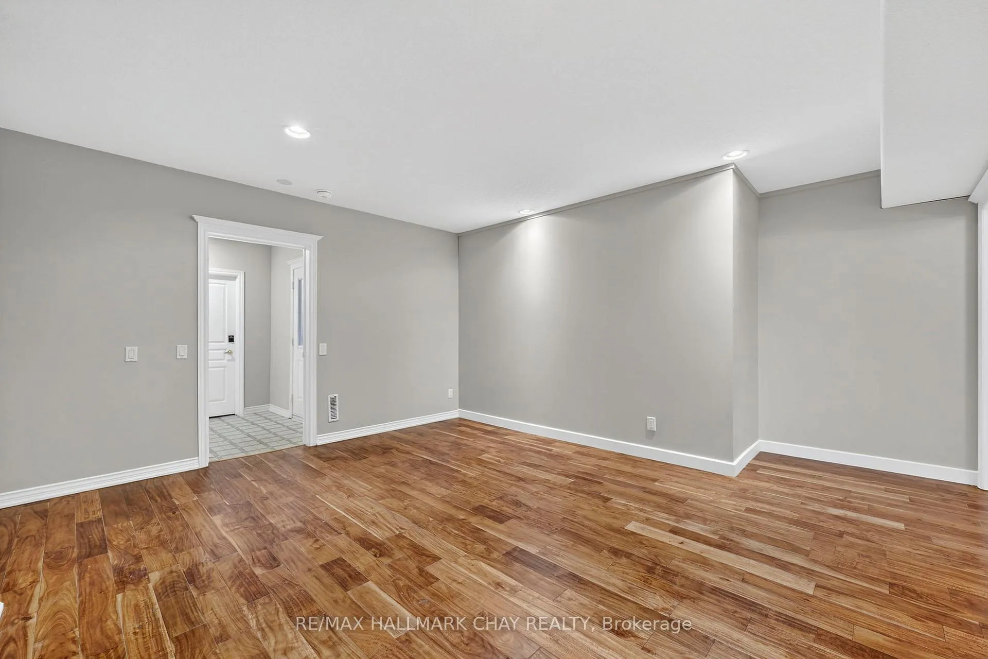 Photo 8 of Unit Lower, 6 Grouse Glen, Barrie, Ardagh — HOMEH