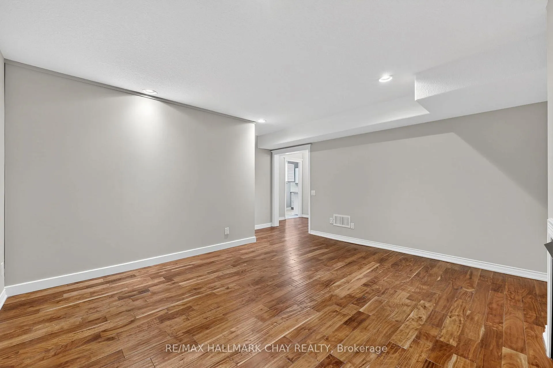 Photo 9 of Unit Lower, 6 Grouse Glen, Barrie, Ardagh — HOMEH