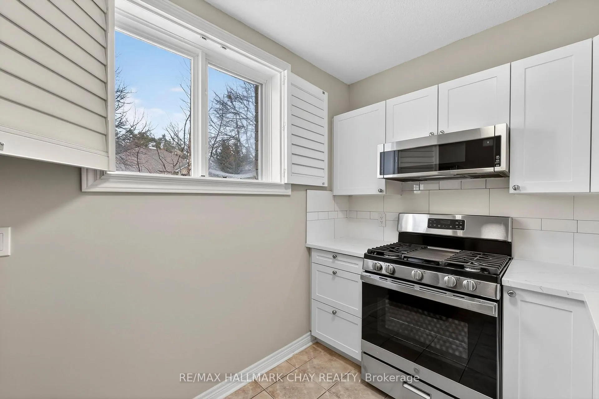 Photo 10 of Unit Lower, 6 Grouse Glen, Barrie, Ardagh — HOMEH