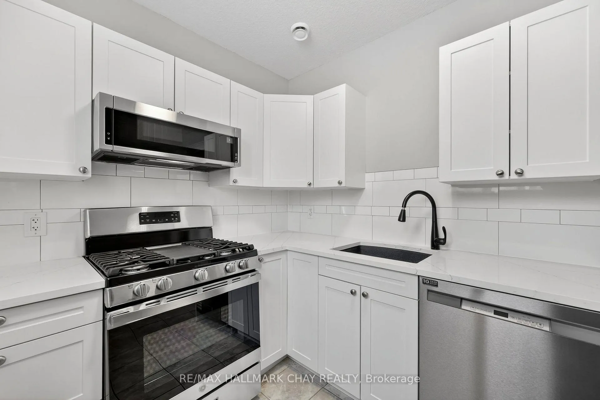 Photo 12 of Unit Lower, 6 Grouse Glen, Barrie, Ardagh — HOMEH