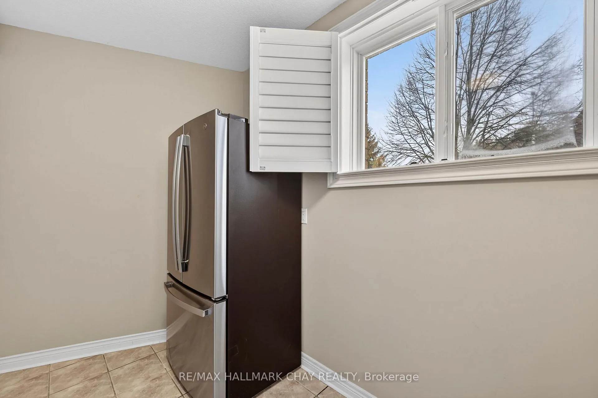 Photo 13 of Unit Lower, 6 Grouse Glen, Barrie, Ardagh — HOMEH