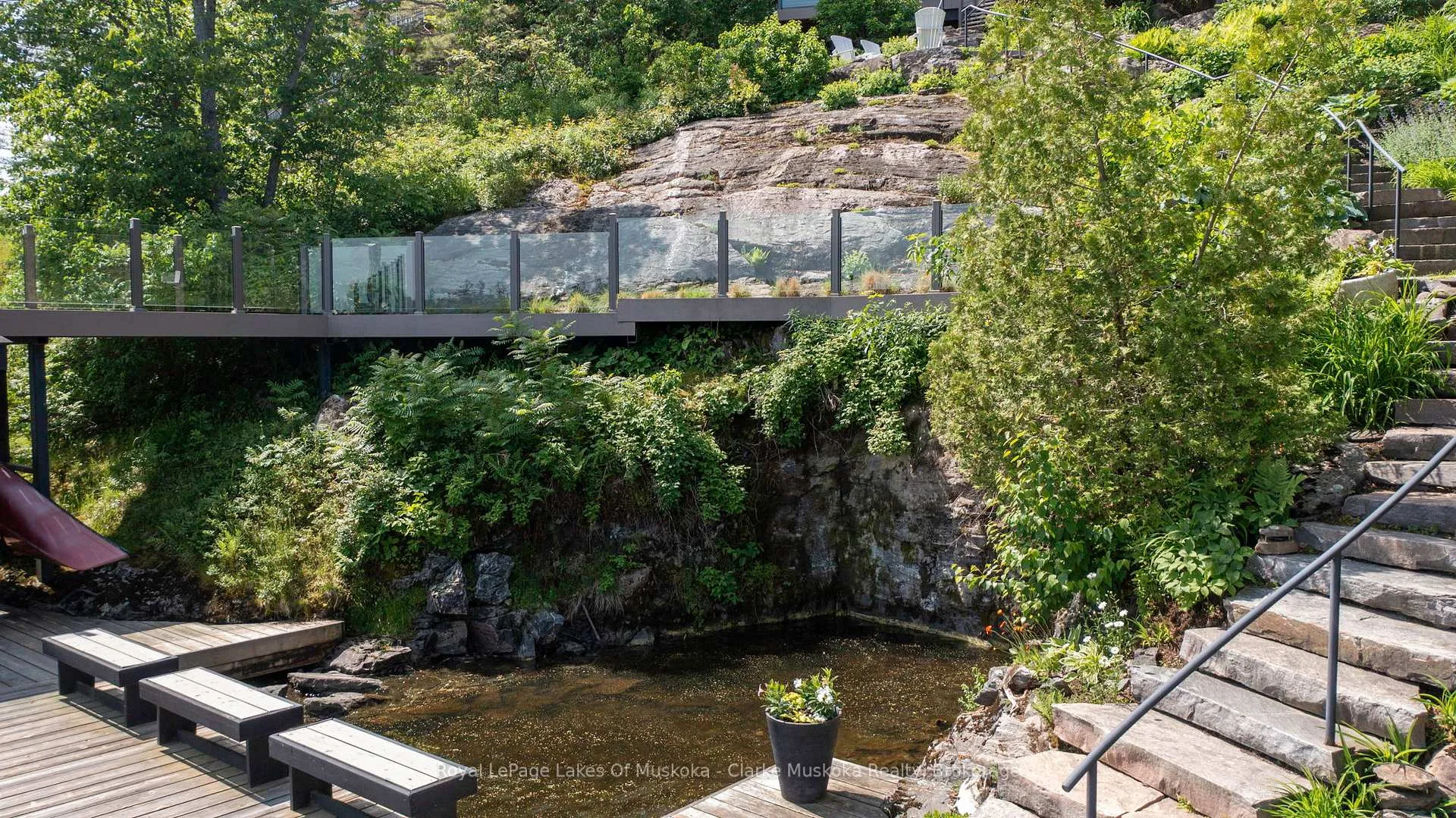 Photo 4 of 305 Wapaska Crescent, Gravenhurst, Muskoka (S) — HOMEH
