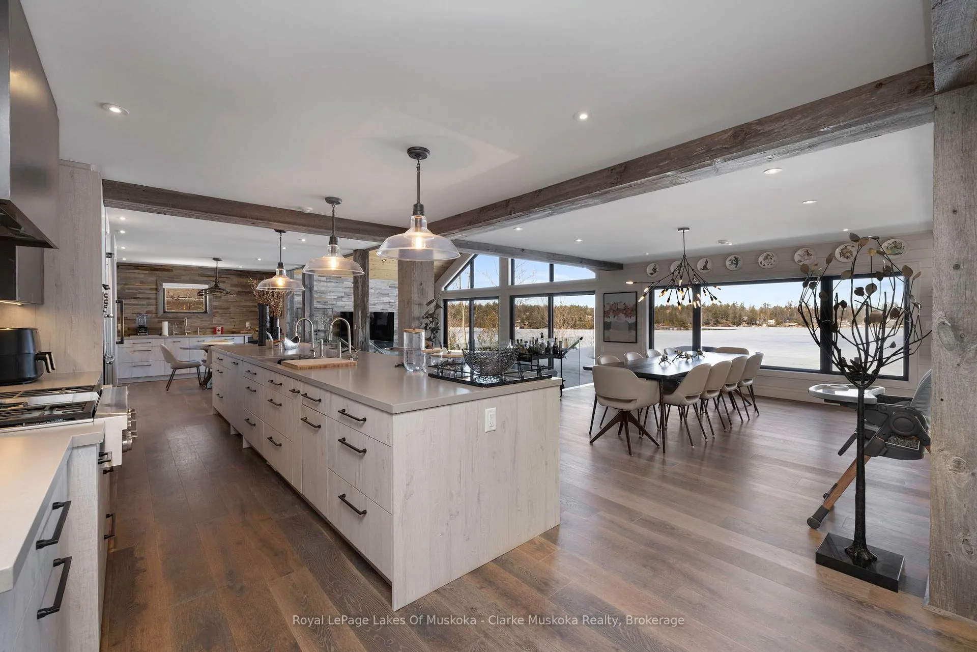 Photo 7 of 305 Wapaska Crescent, Gravenhurst, Muskoka (S) — HOMEH