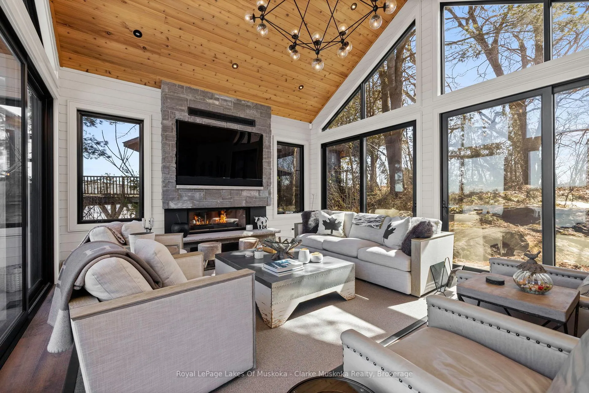 Photo 12 of 305 Wapaska Crescent, Gravenhurst, Muskoka (S) — HOMEH