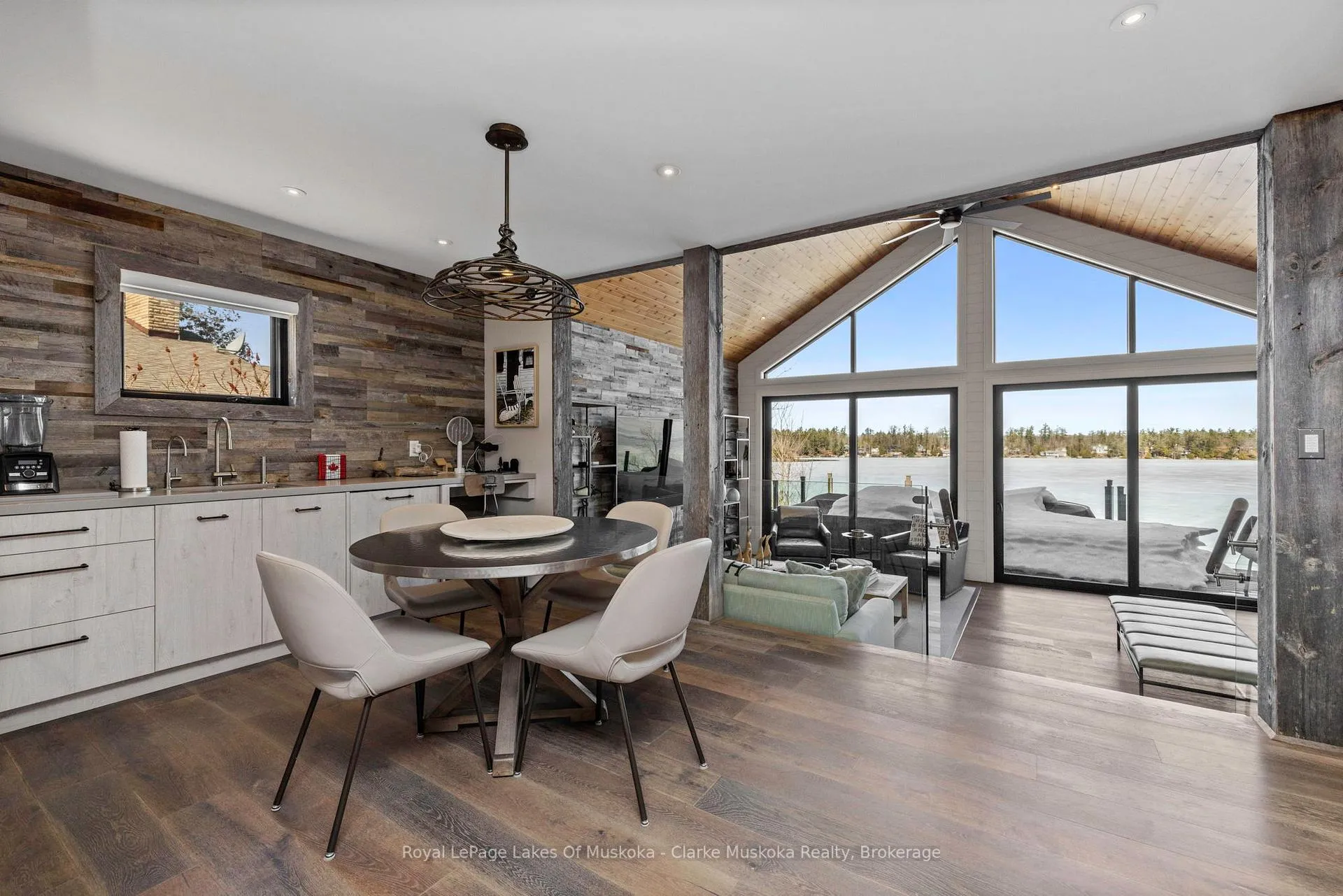 Photo 21 of 305 Wapaska Crescent, Gravenhurst, Muskoka (S) — HOMEH