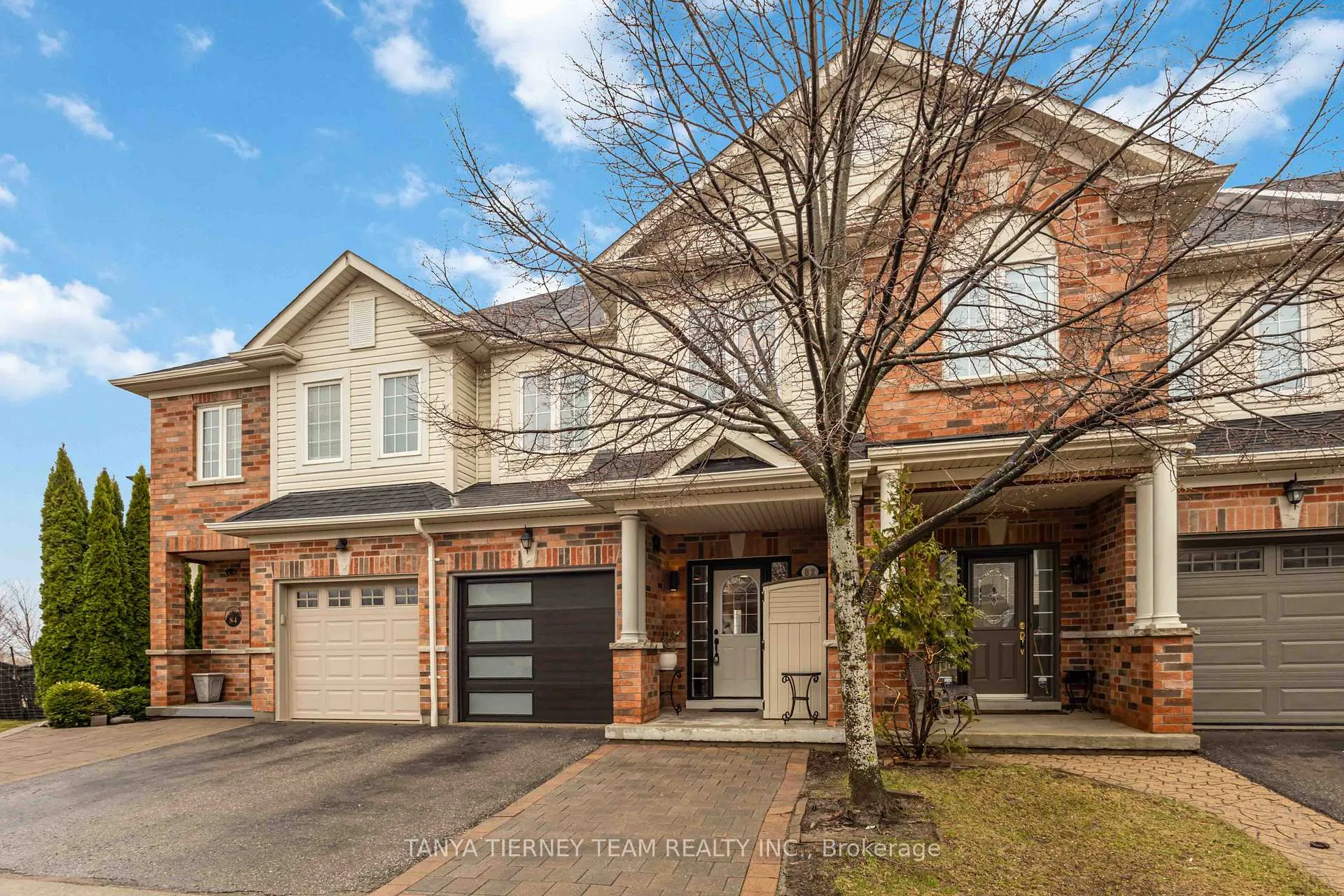 Photo 3 of 82 Tempo Way, Whitby, Brooklin — HOMEH