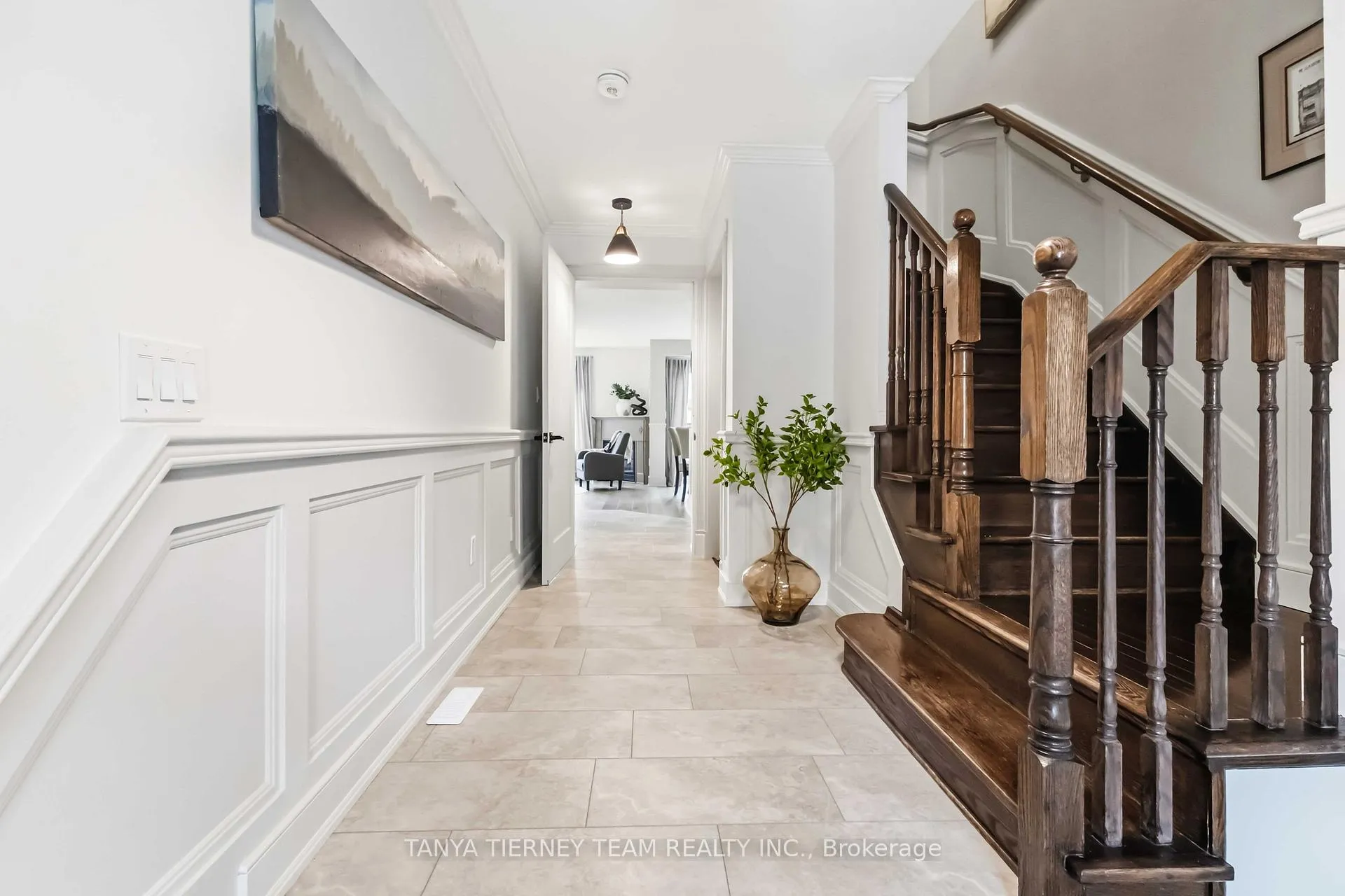 Photo 5 of 82 Tempo Way, Whitby, Brooklin — HOMEH
