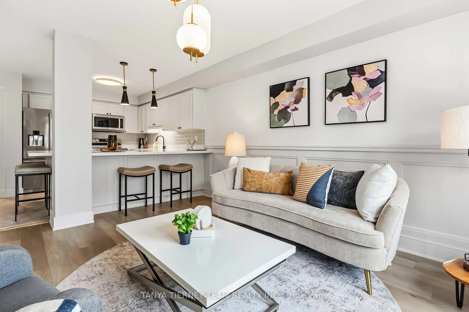 Photo 9 of 82 Tempo Way, Whitby, Brooklin — HOMEH