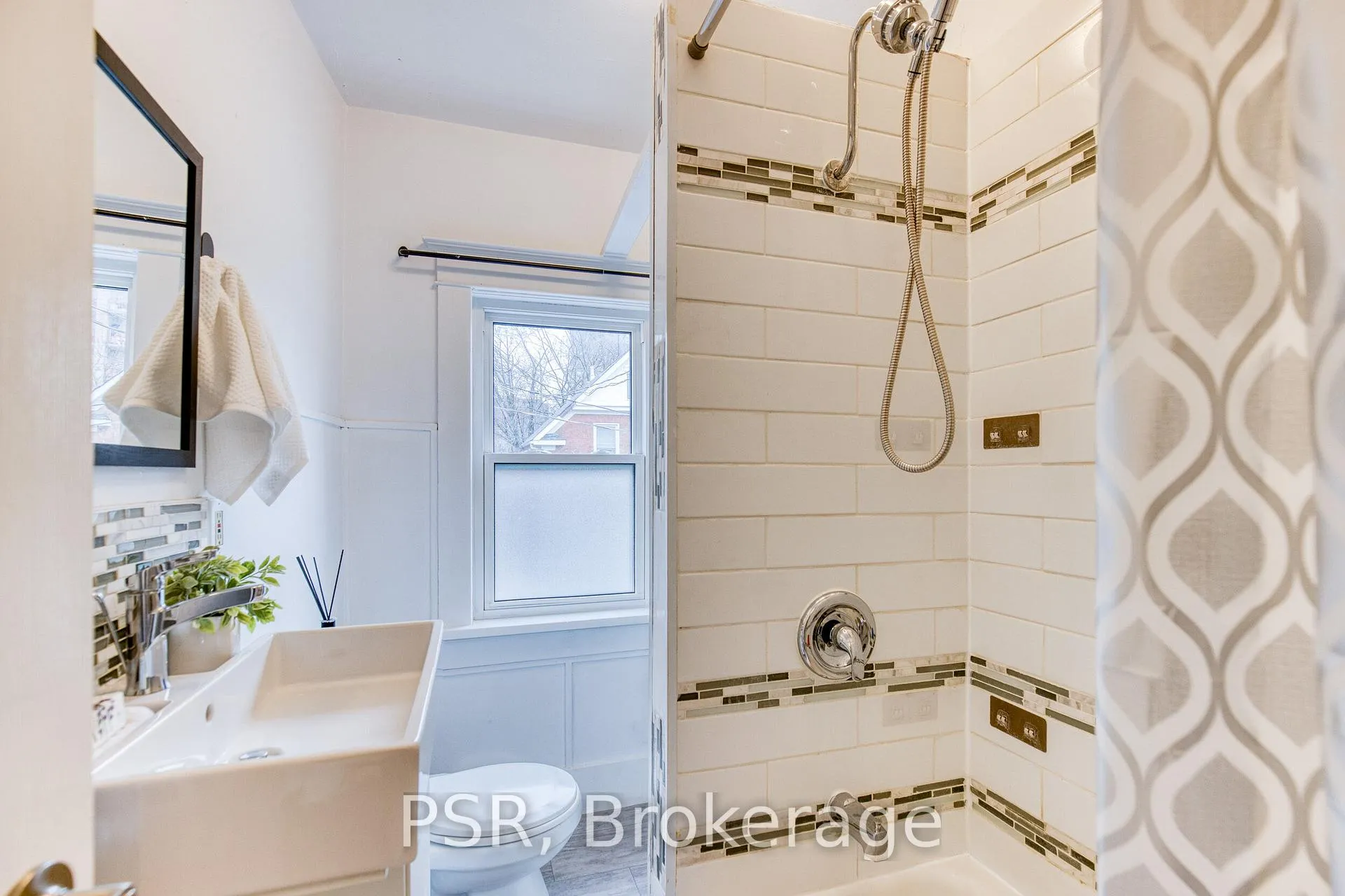 Photo 32 of 57 Eby Street S, Kitchener — HOMEH