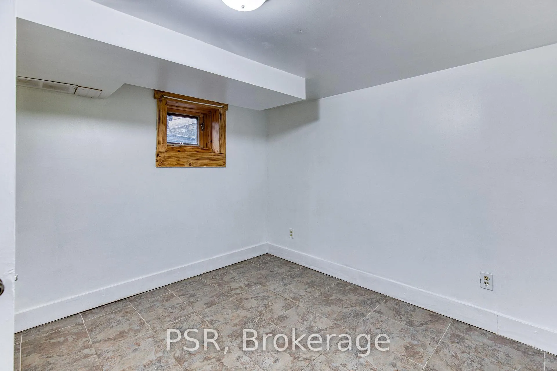 Photo 39 of 57 Eby Street S, Kitchener — HOMEH